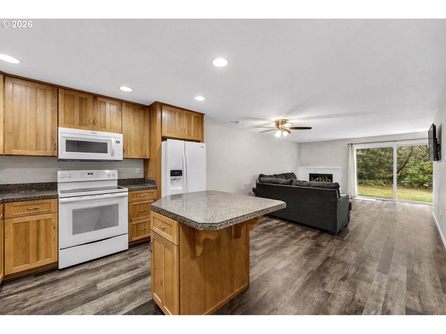 Photo #18: 318875750 Listing: Photo #18