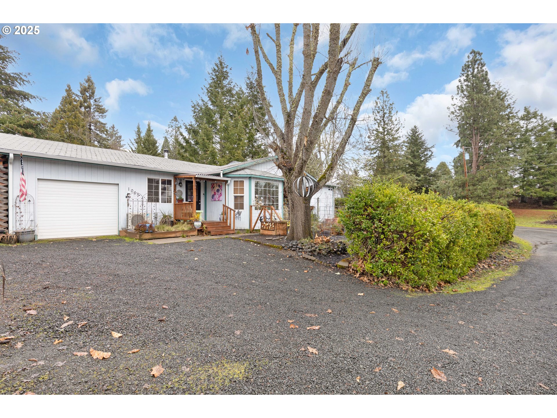 Photo of 1065 GREENLEY ST Roseburg OR 97471