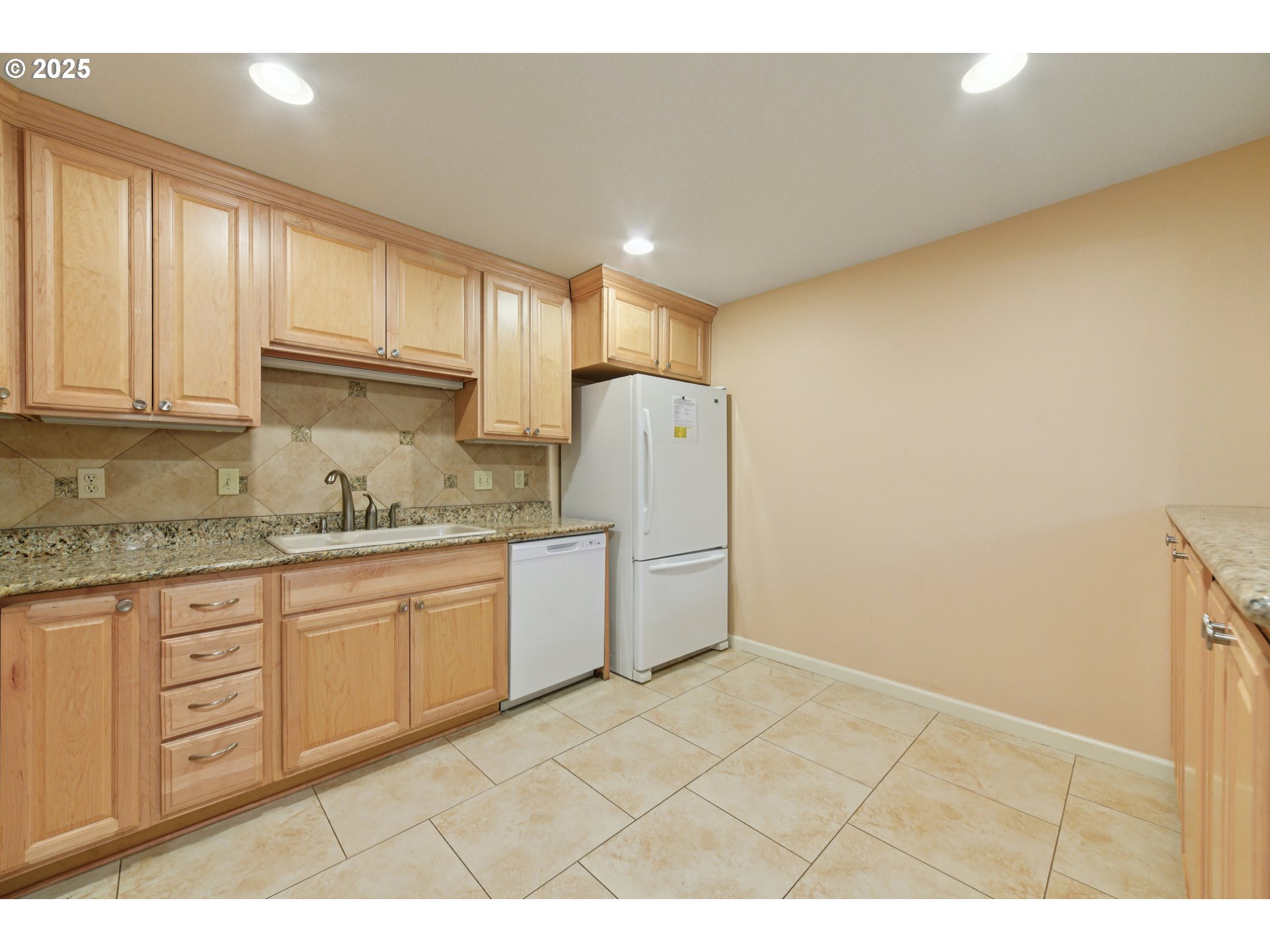 Photo #13: 319457305 Listing: Photo #13