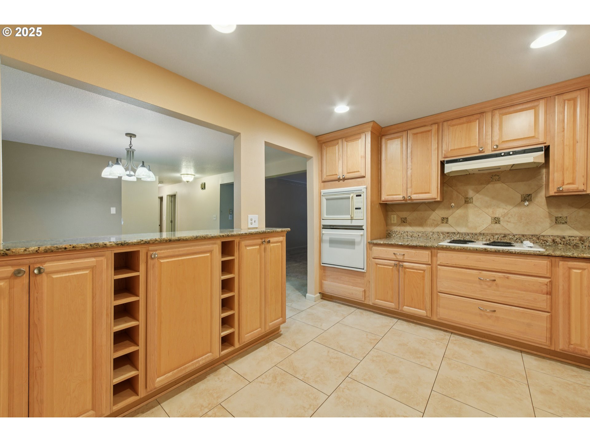 Photo #15: 319457305 Listing: Photo #15