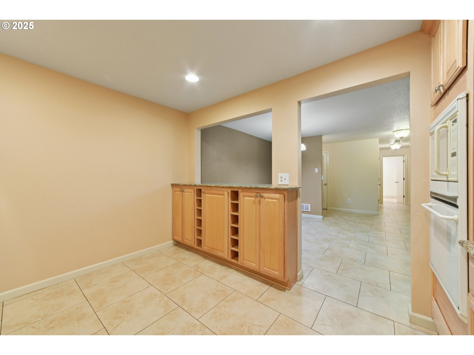 Photo #16: 319457305 Listing: Photo #16