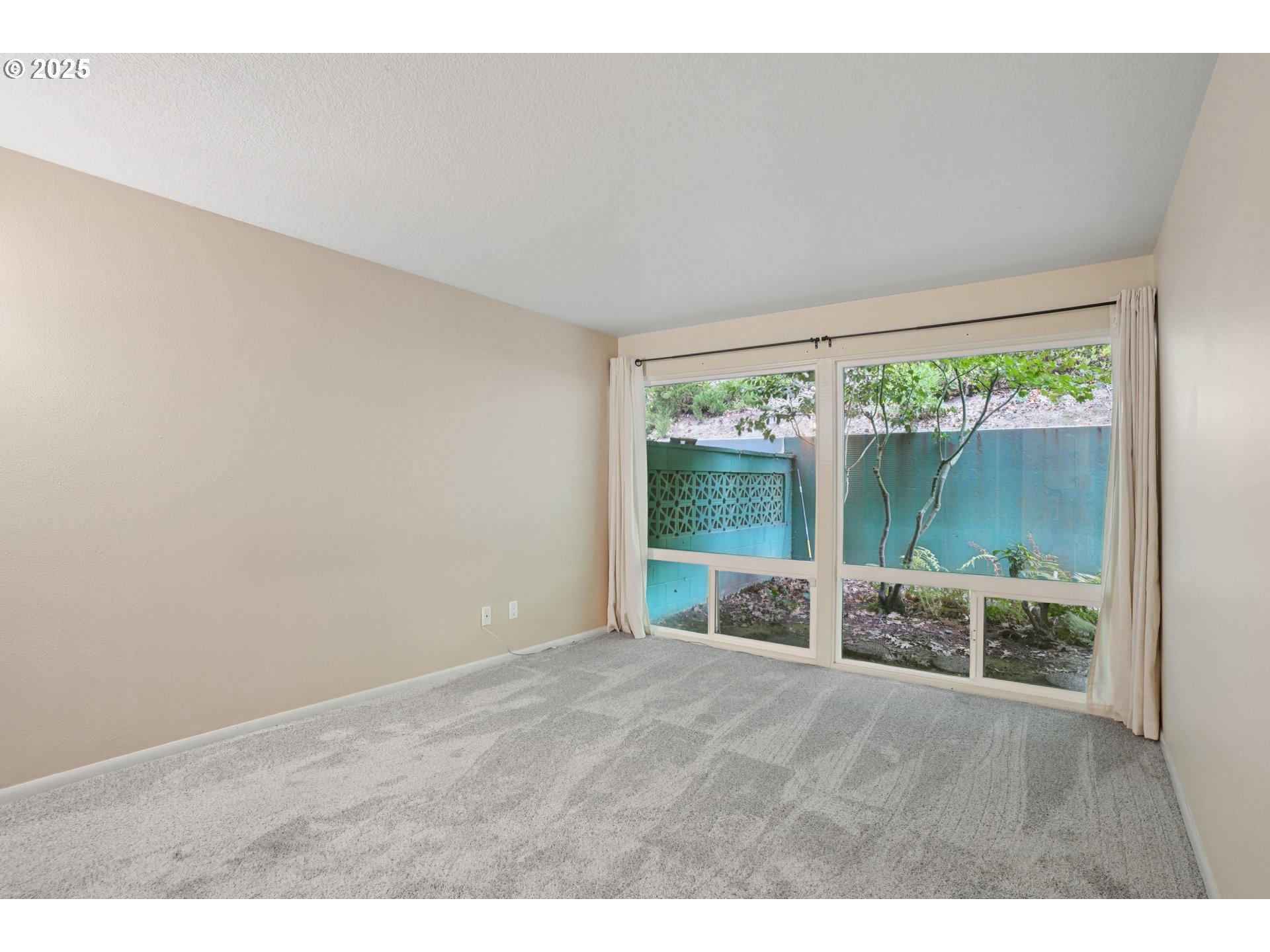 Photo #17: 319457305 Listing: Photo #17