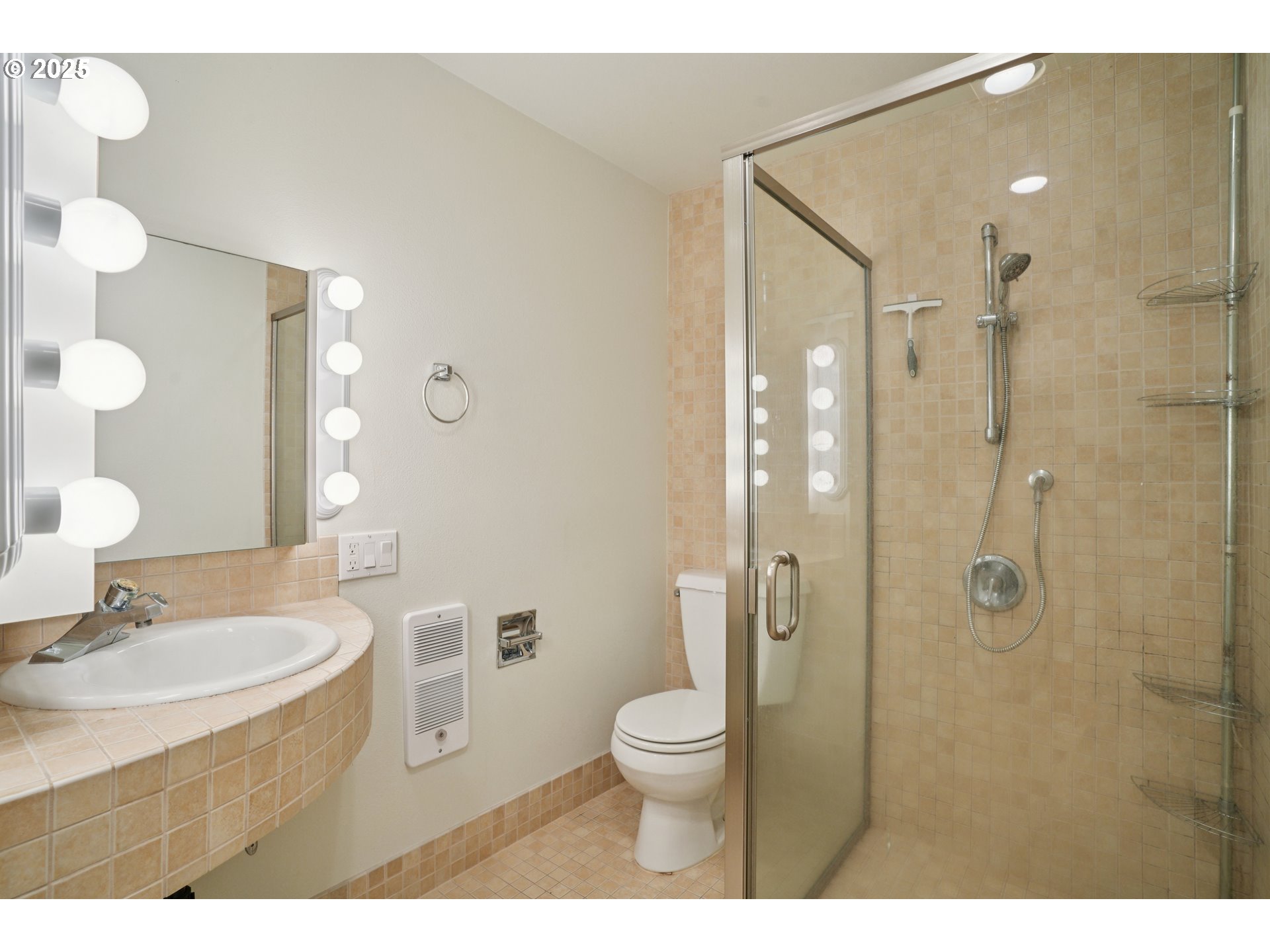 Photo #23: 319457305 Listing: Photo #23