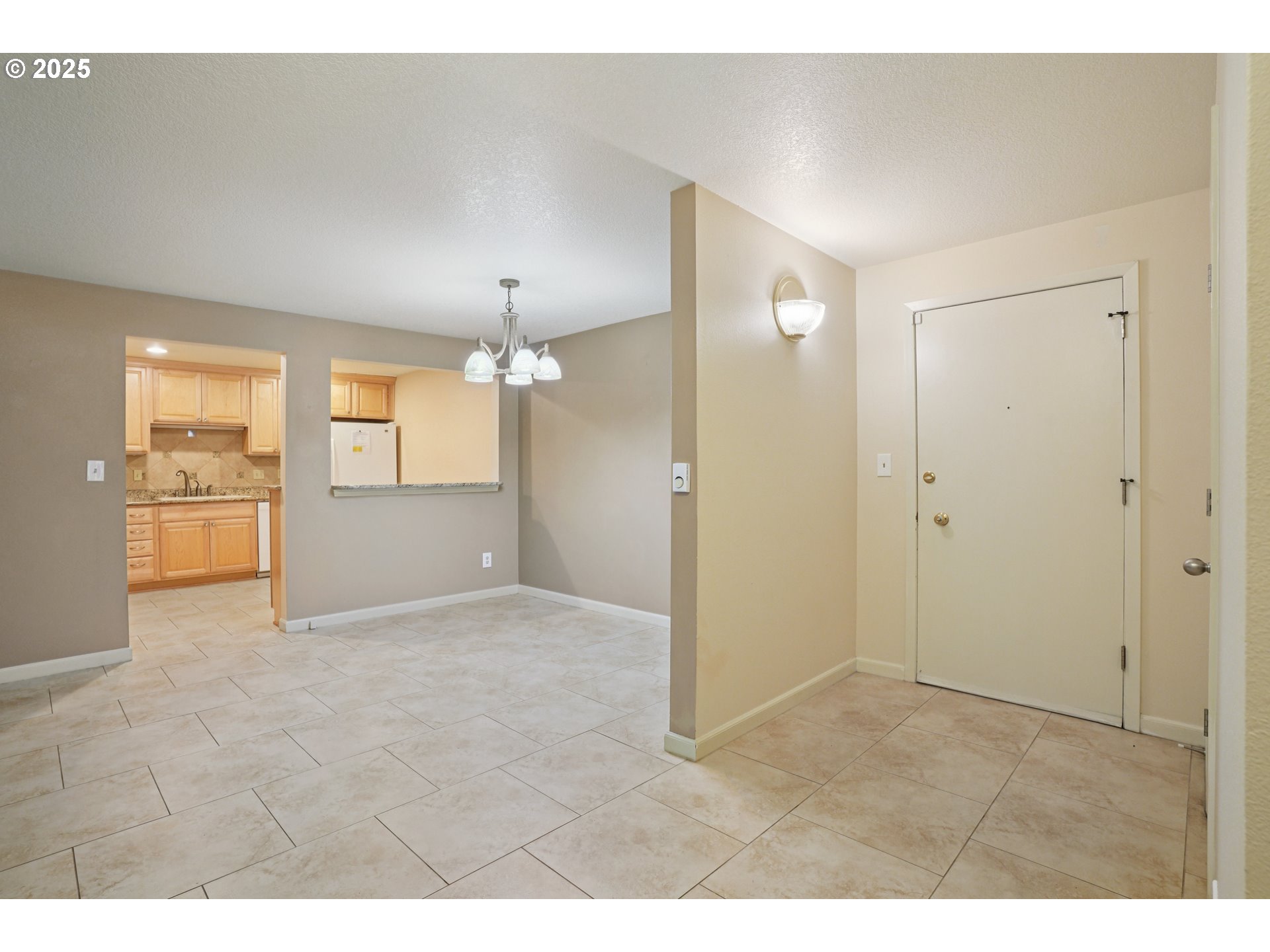 Photo #4: 319457305 Listing 