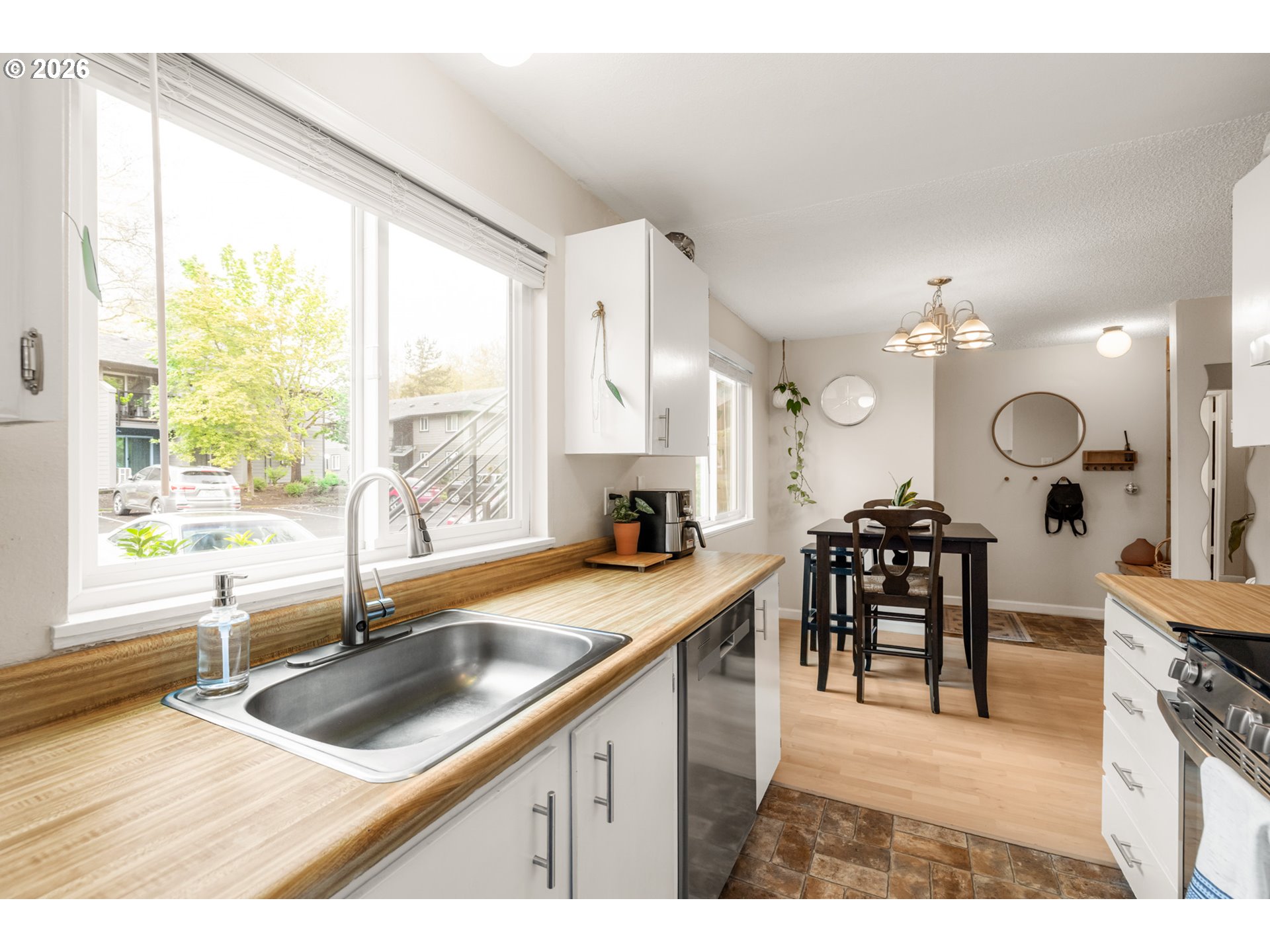 Photo #9: 319690627 Listing: Photo #9