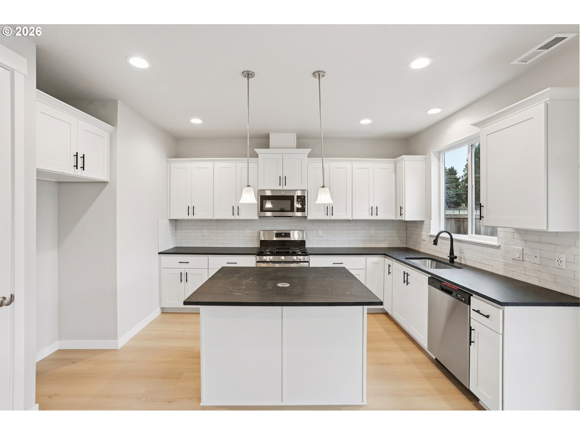 24411 SW WHITE OAK TER, Sherwood, OR, 97140