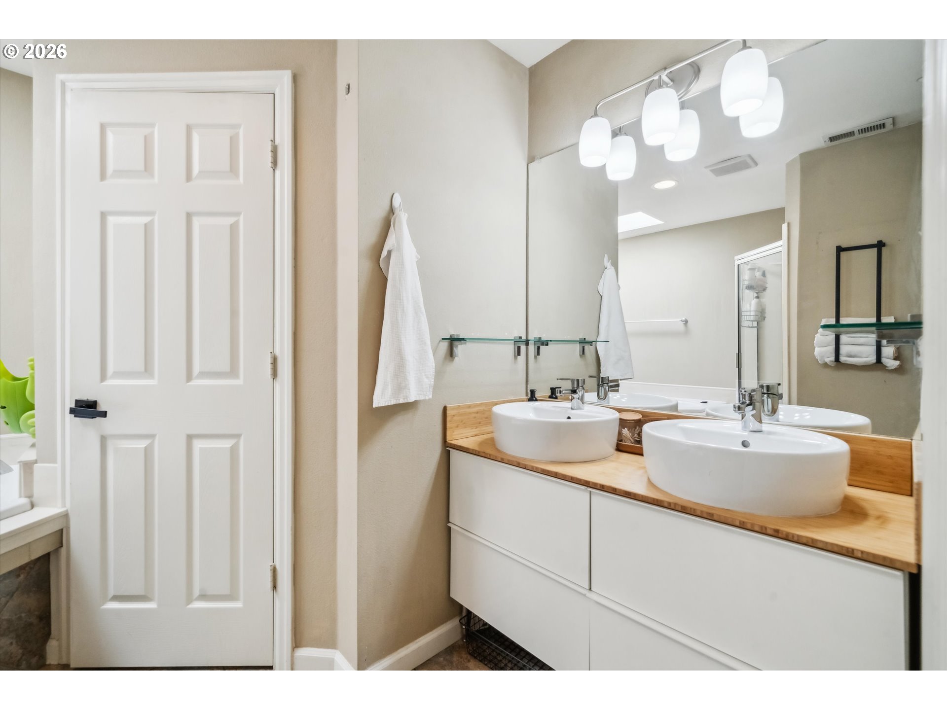 Photo #17: 320186031 Listing: Photo #17