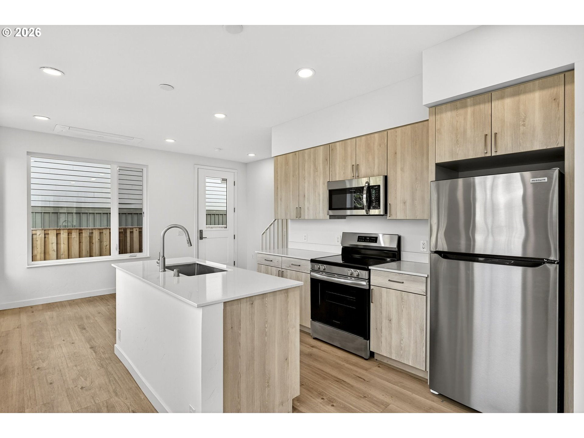 Photo #2: 320319731 Listing: Photo #2