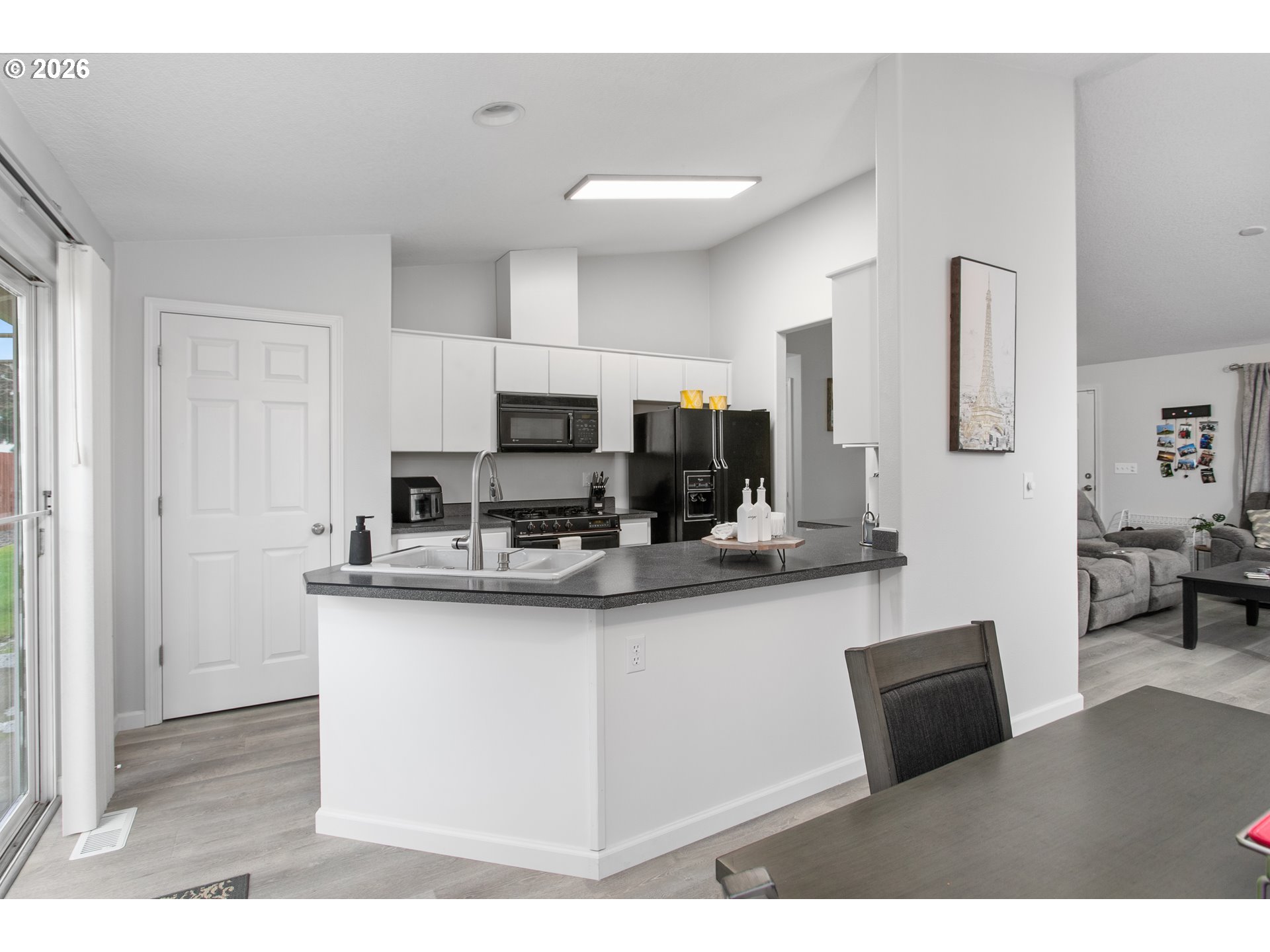 Photo #2: 320822449 Listing: Photo #2