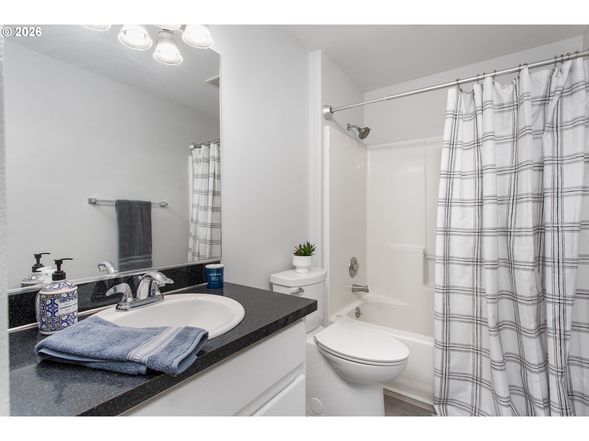 Photo #12: 320822449 Listing: Photo #12