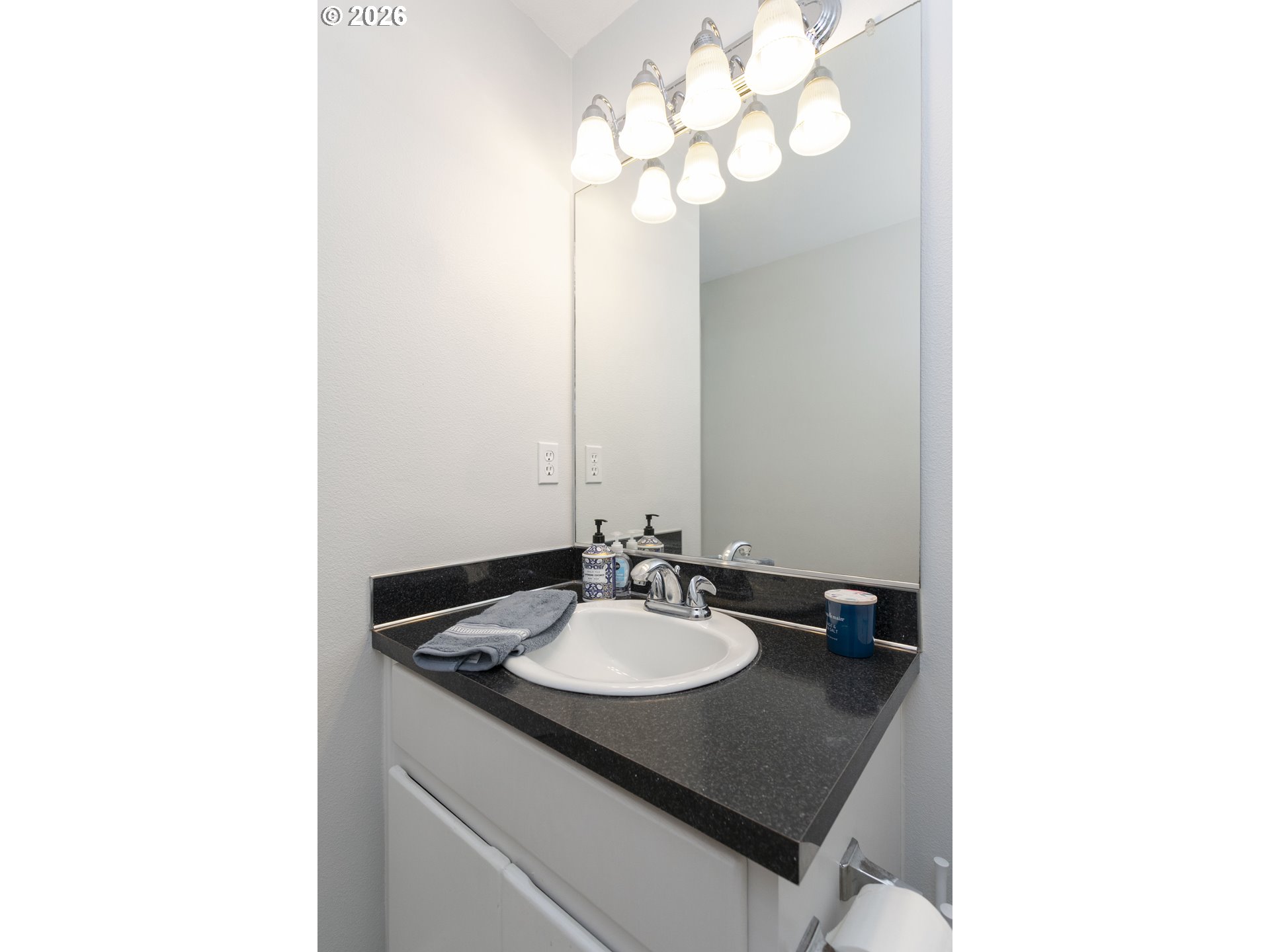 Photo #15: 320822449 Listing: Photo #15