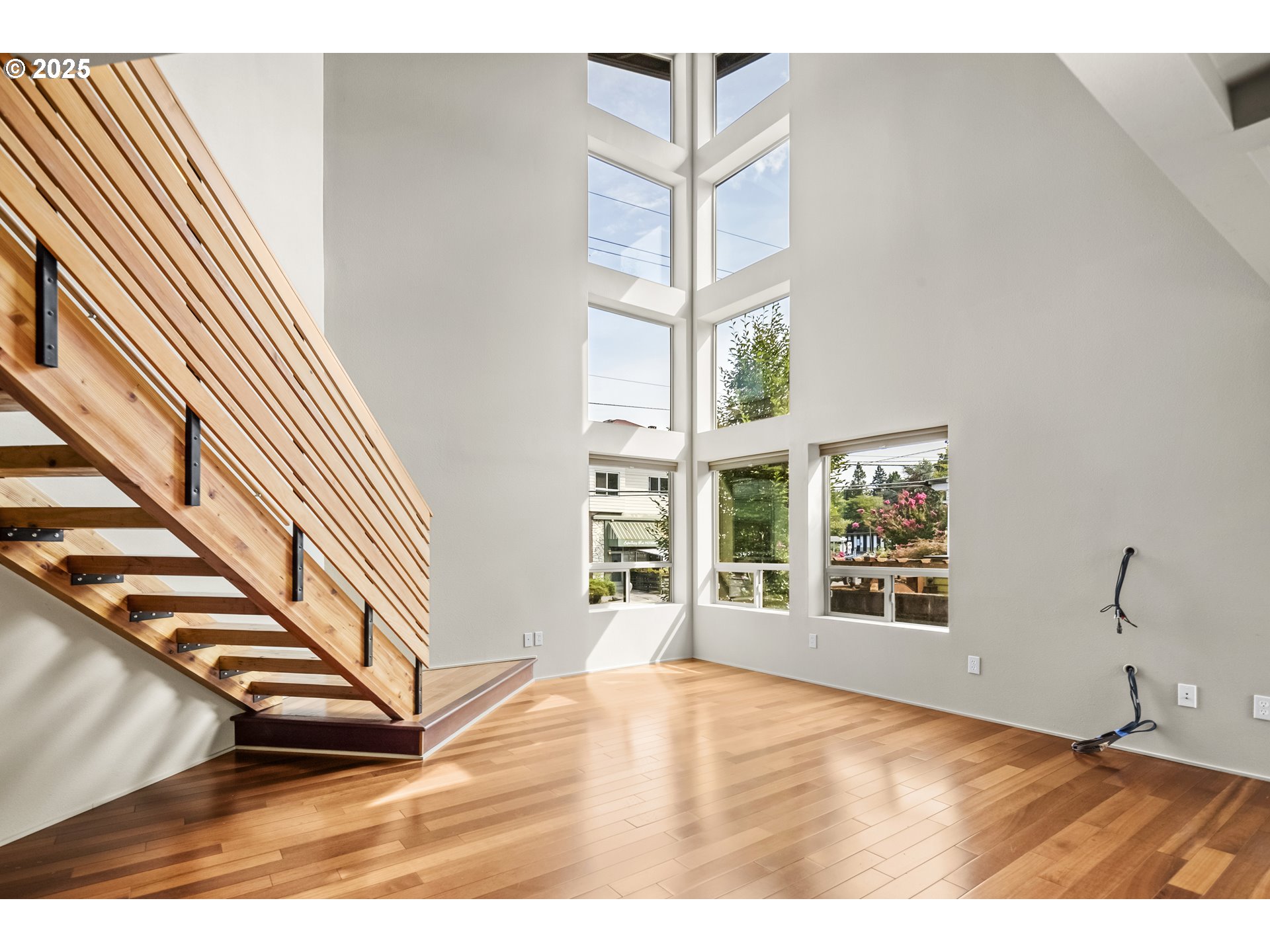 MLS: 321493666 Condo For Sale