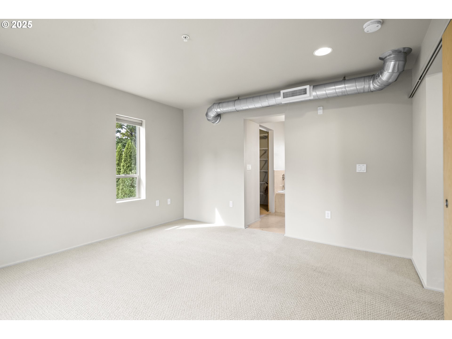 Photo #6: 321493666 Listing 