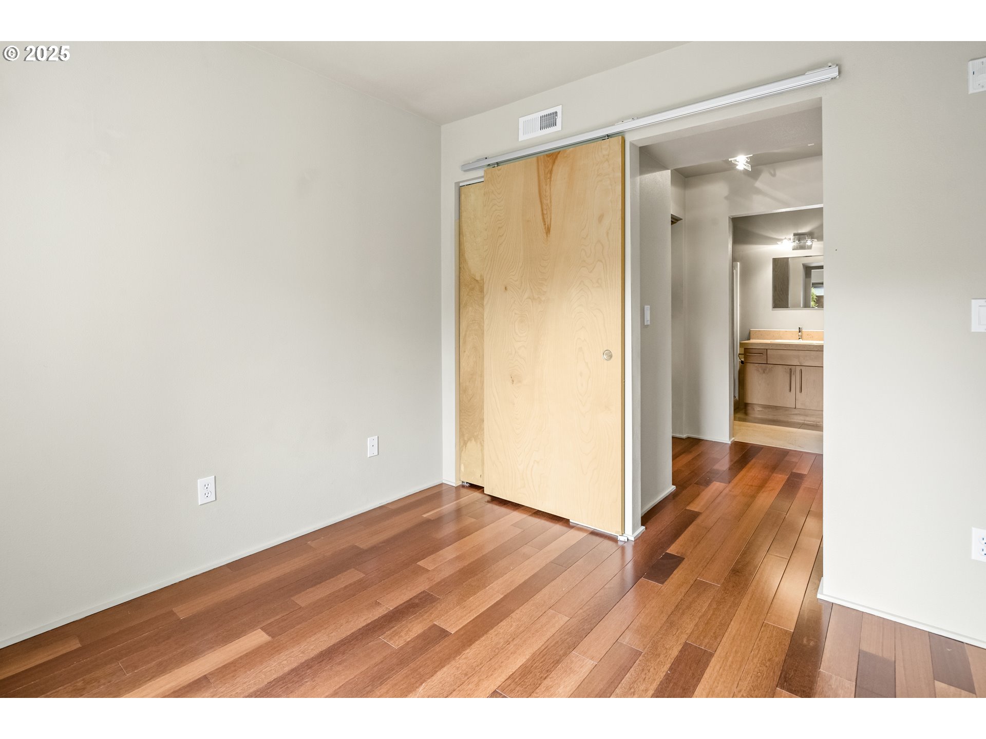 Photo #24: 321493666 Listing: Photo #24