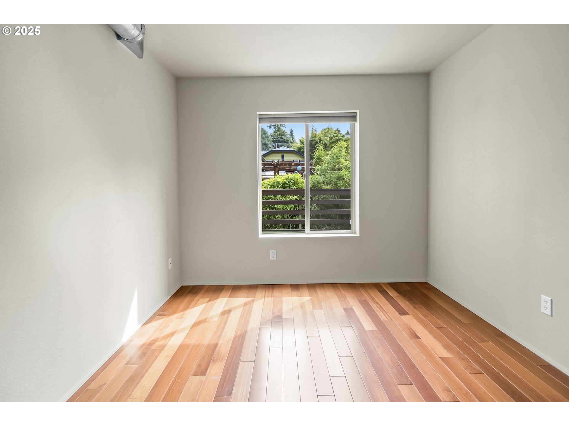 Photo #22: 321493666 Listing: Photo #22