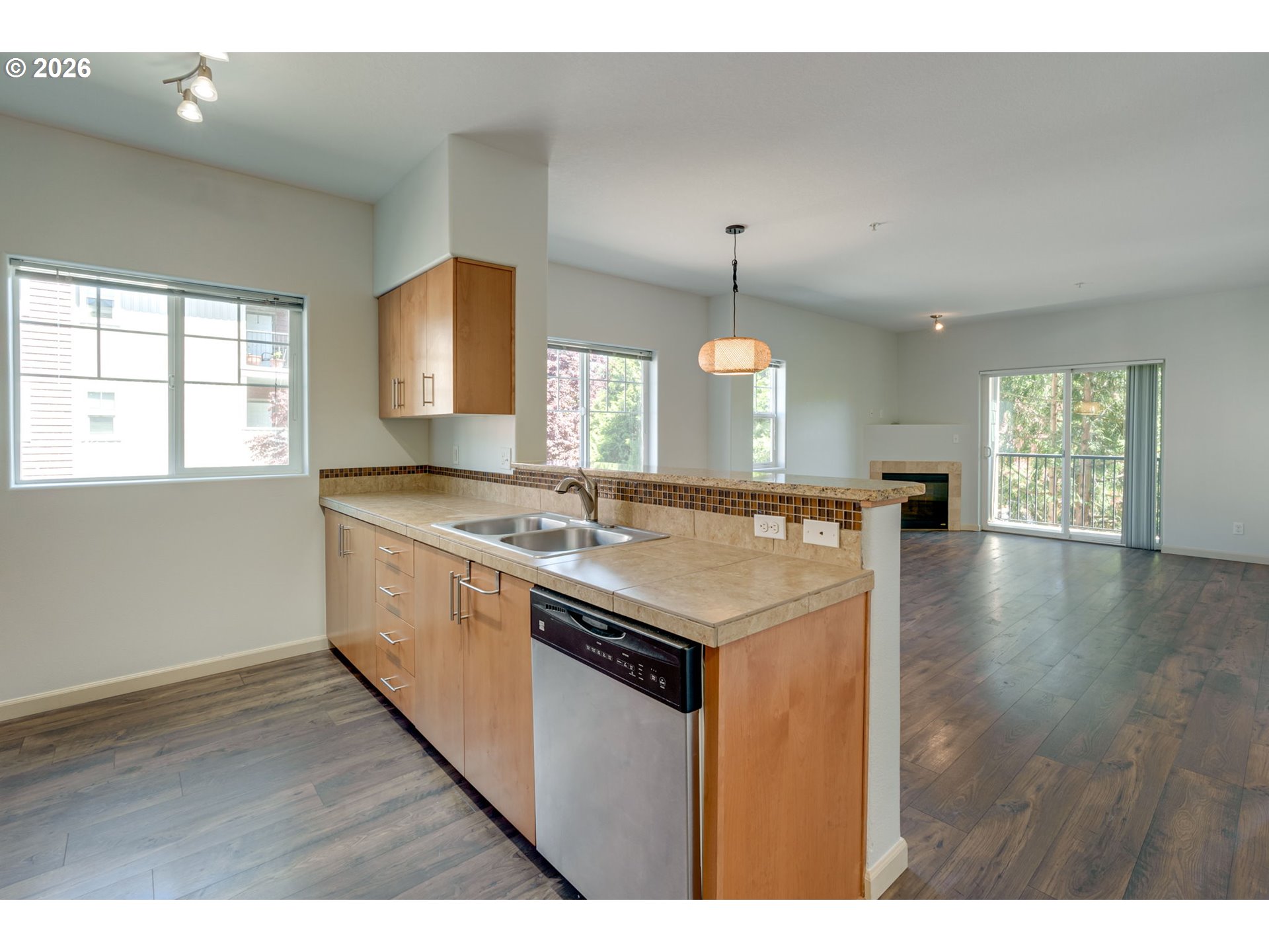 Photo #16: 321882753 Listing: Photo #16