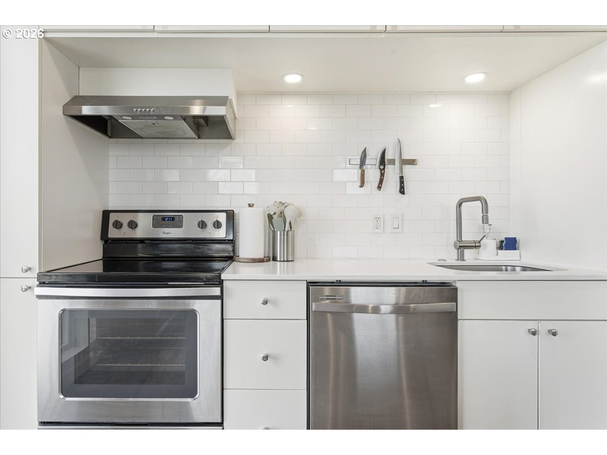 Photo #12: 322007730 Listing: Photo #12