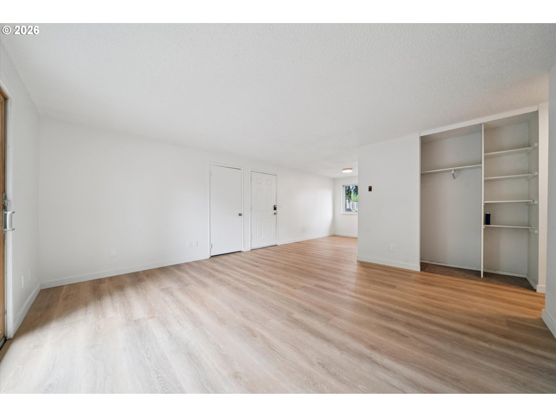 Photo #8: 325155935 Listing: Photo #8