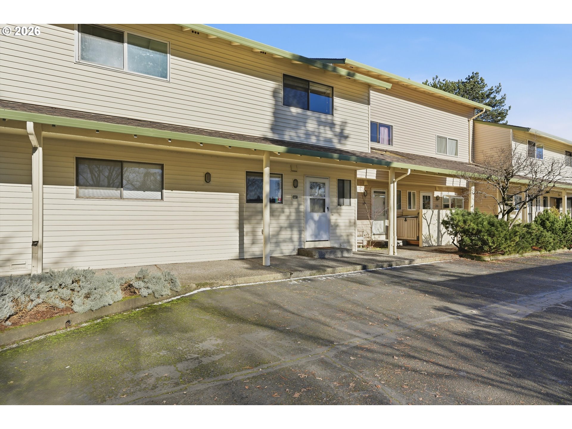 Photo #2: 325215133 Listing: Photo #2