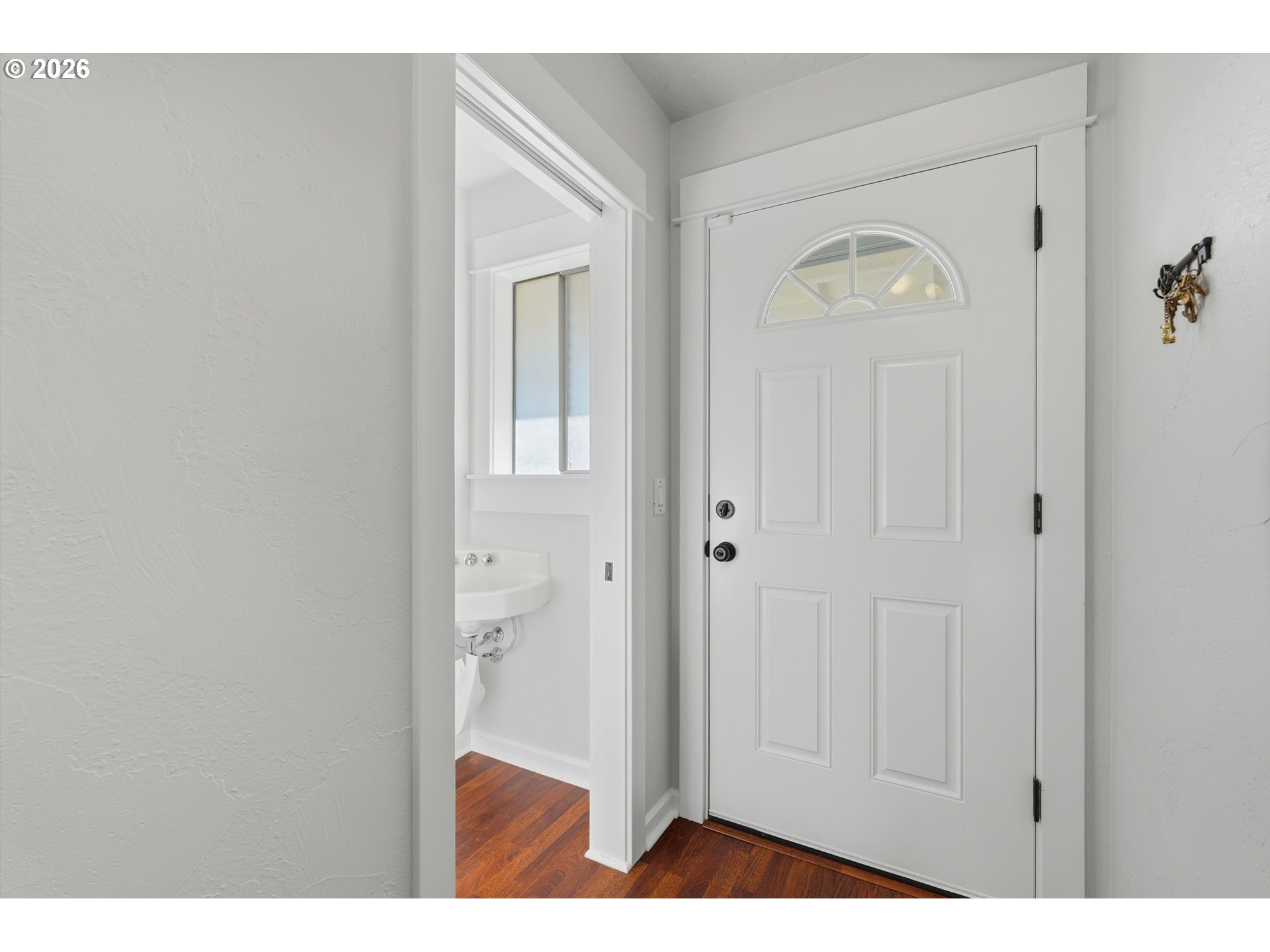 Photo #4: 325215133 Listing: Photo #4