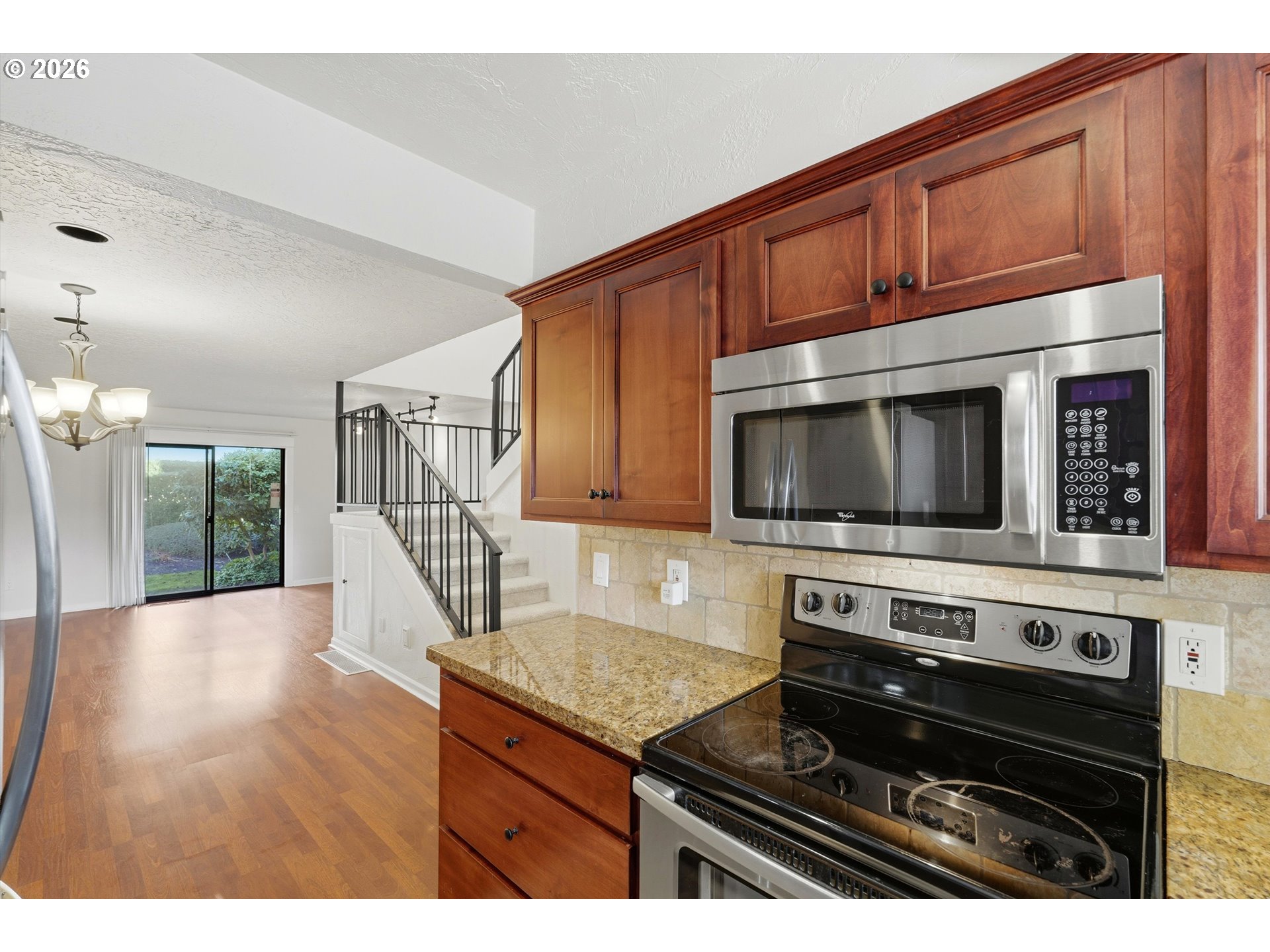 Photo #8: 325215133 Listing: Photo #8