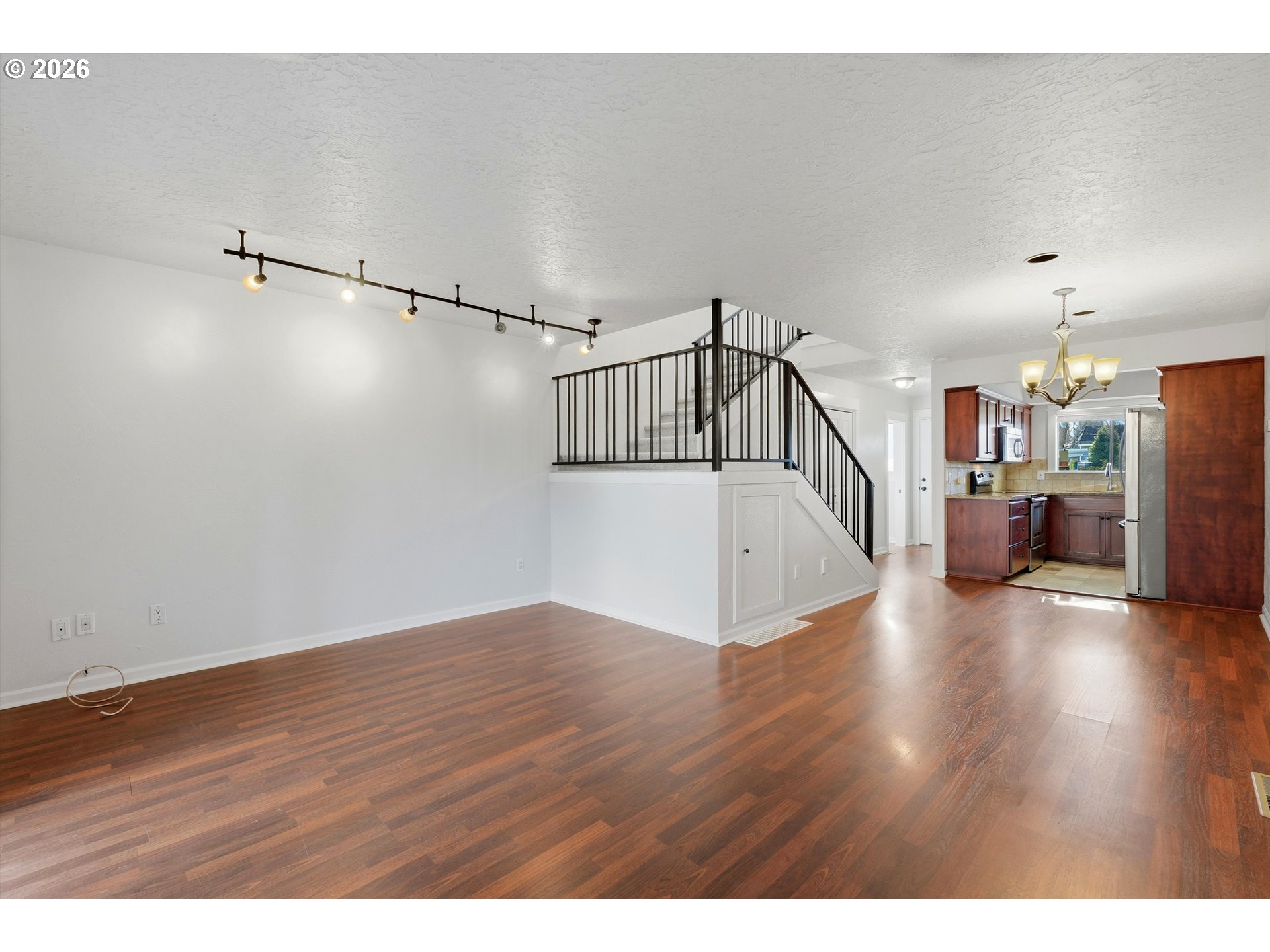 Photo #10: 325215133 Listing: Photo #10