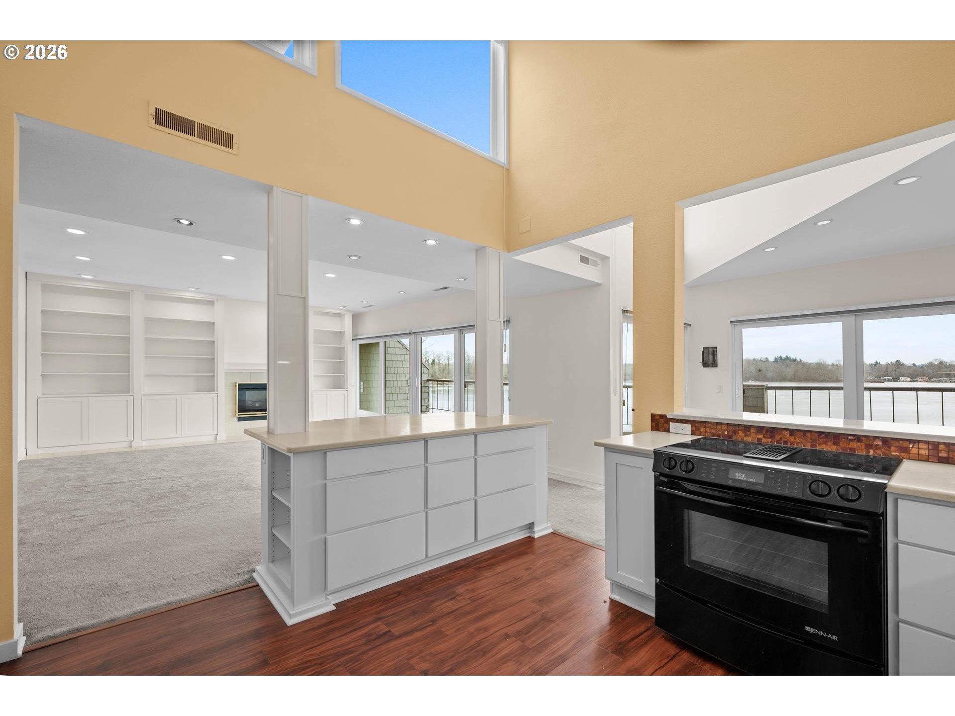 Photo #16: 325308189 Listing: Photo #16