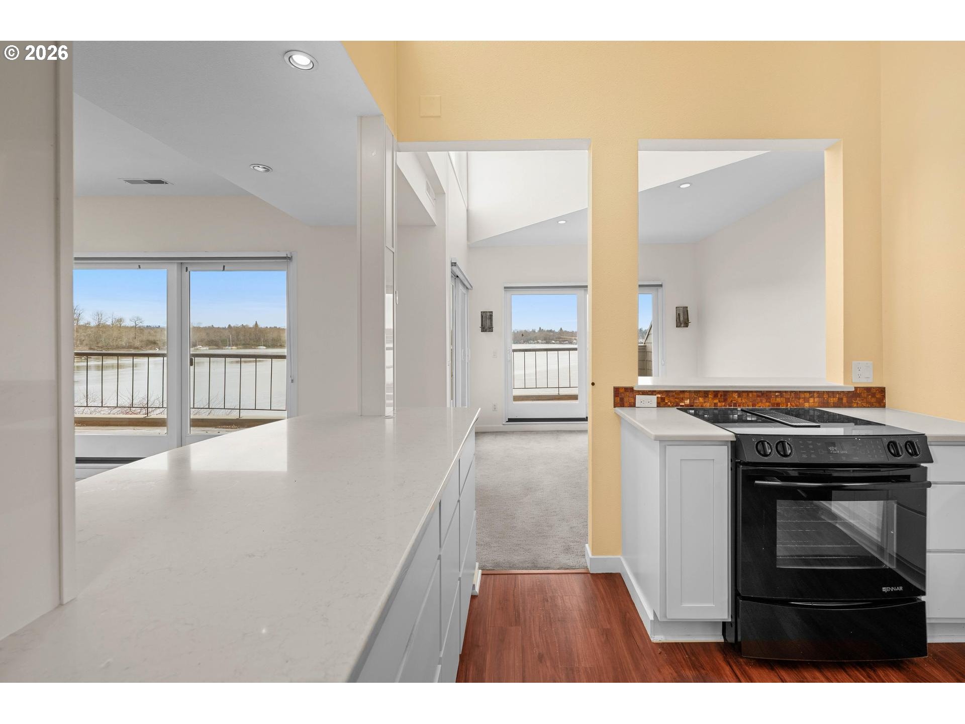 Photo #17: 325308189 Listing: Photo #17