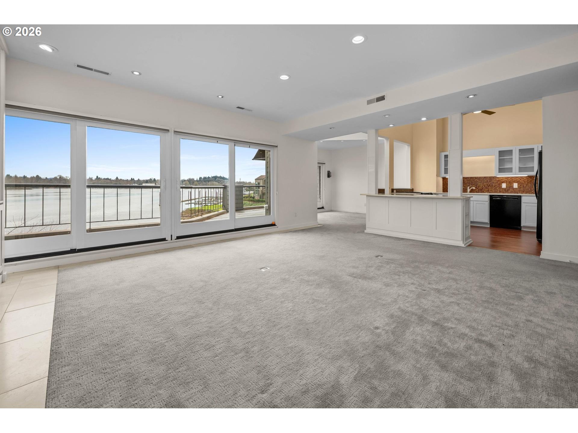 Photo #9: 325308189 Listing: Photo #9