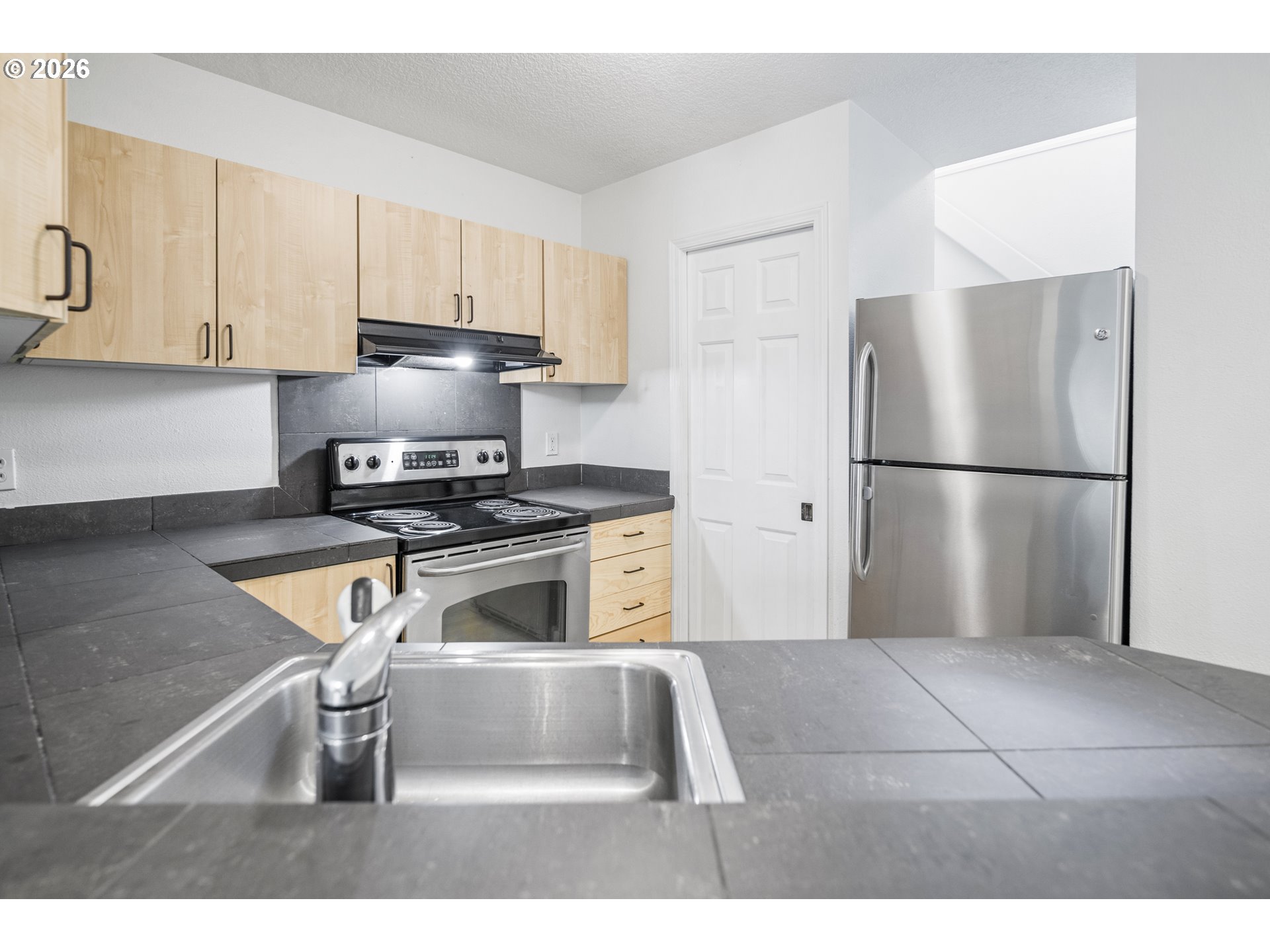 Photo #11: 325714798 Listing: Photo #11