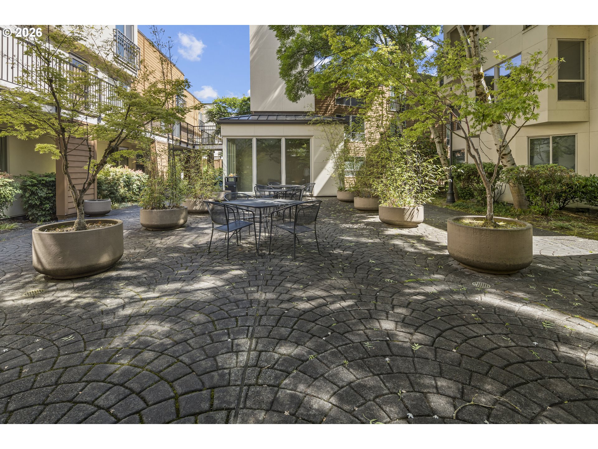 Photo #1: 325714798 Listing: Photo #1