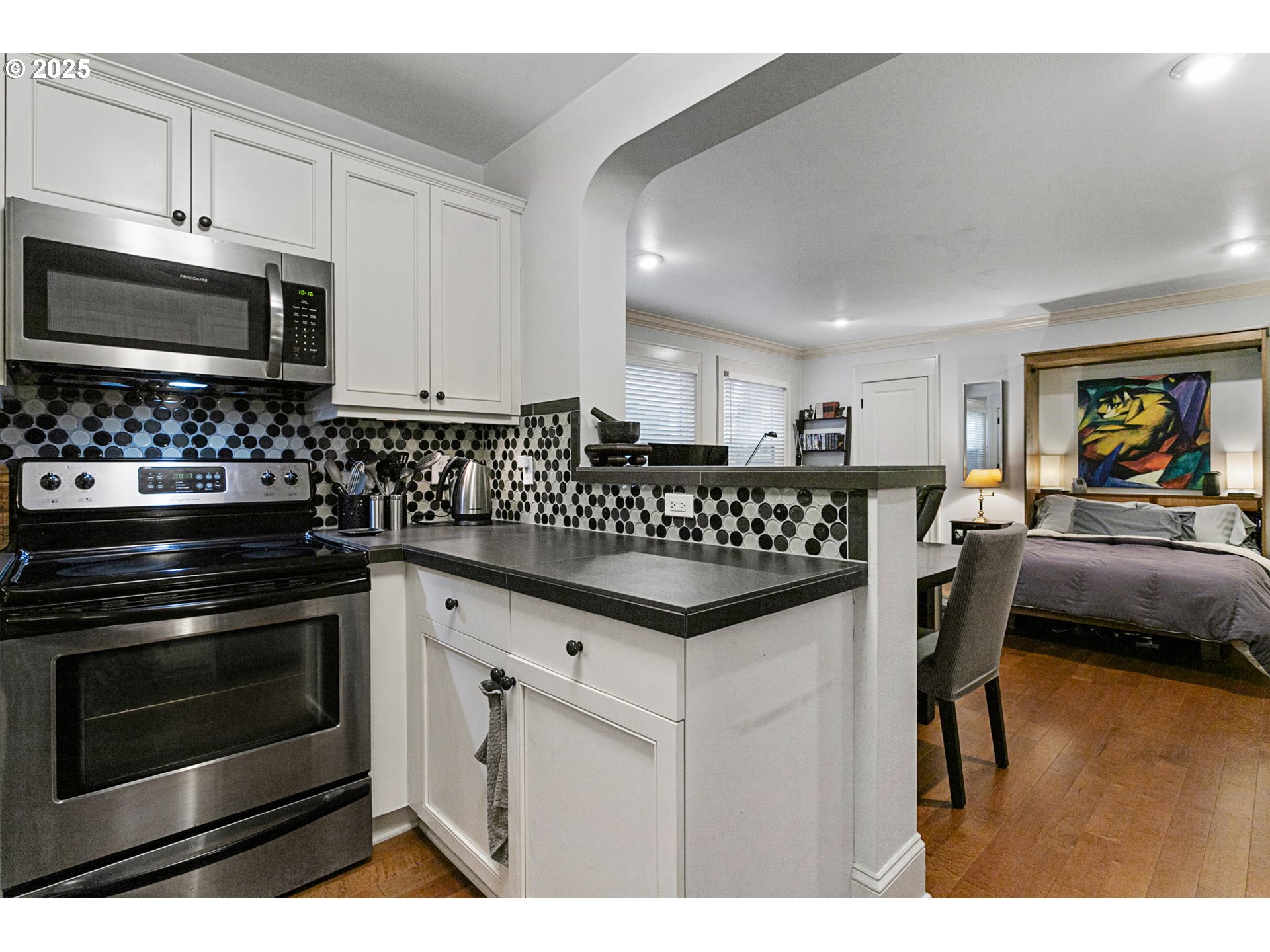 Photo #5: 325873382 Listing 