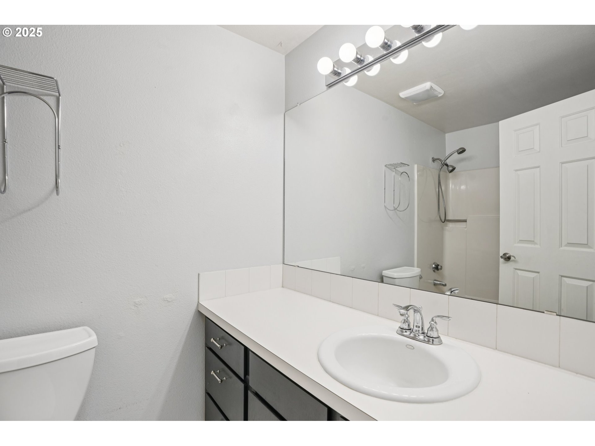 Photo #13: 326459889 Listing: Photo #13