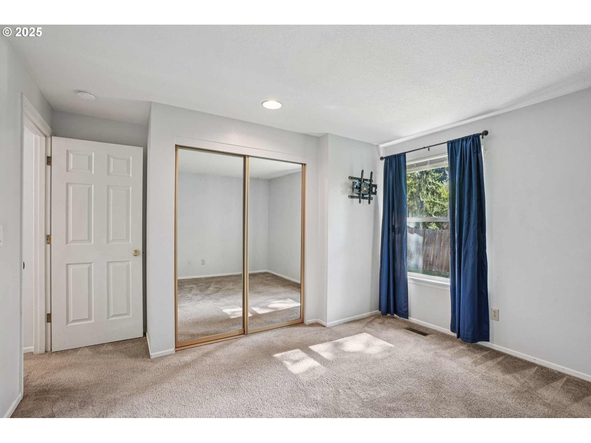 Photo #15: 326459889 Listing: Photo #15