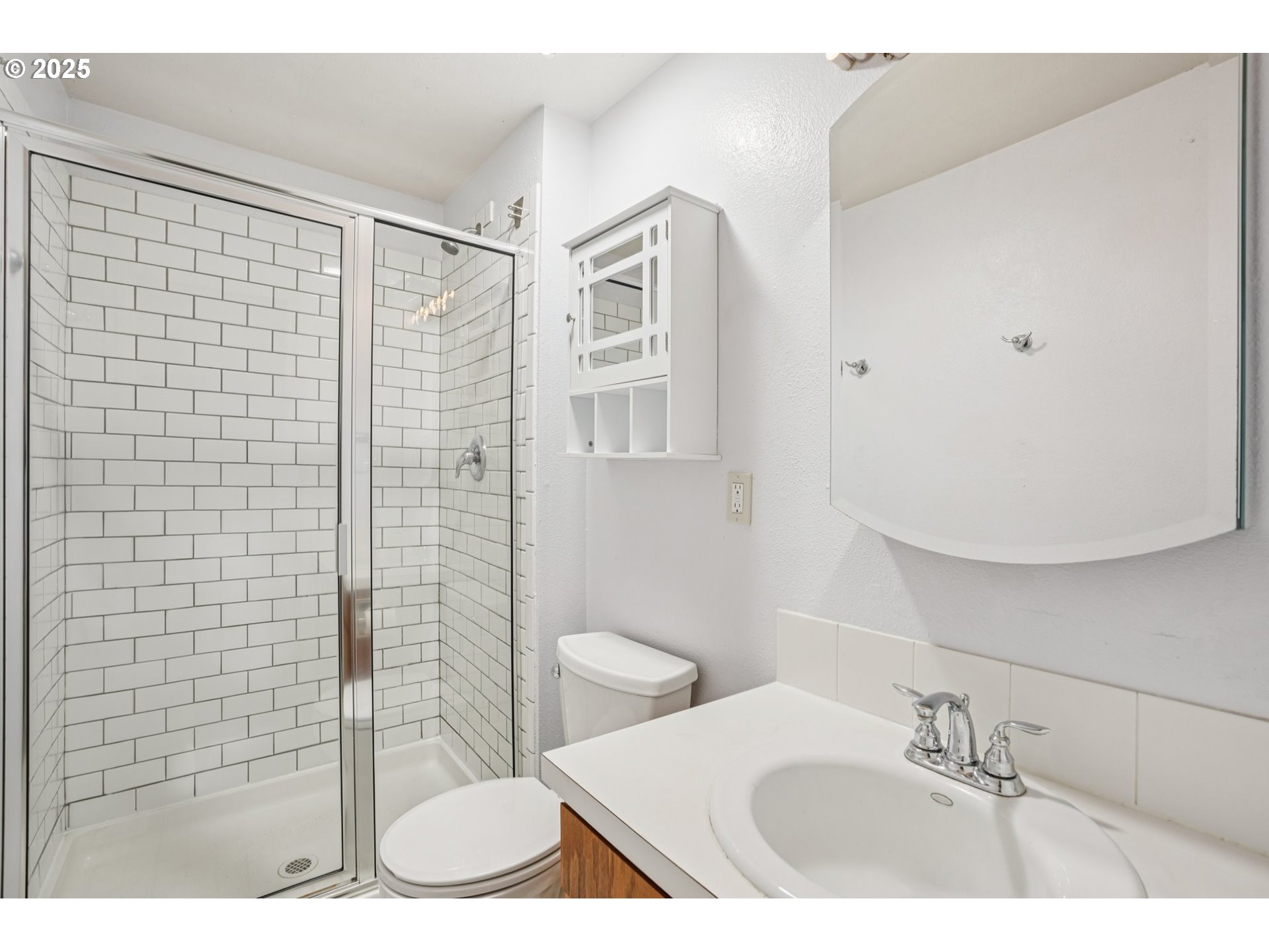 Photo #17: 326459889 Listing: Photo #17