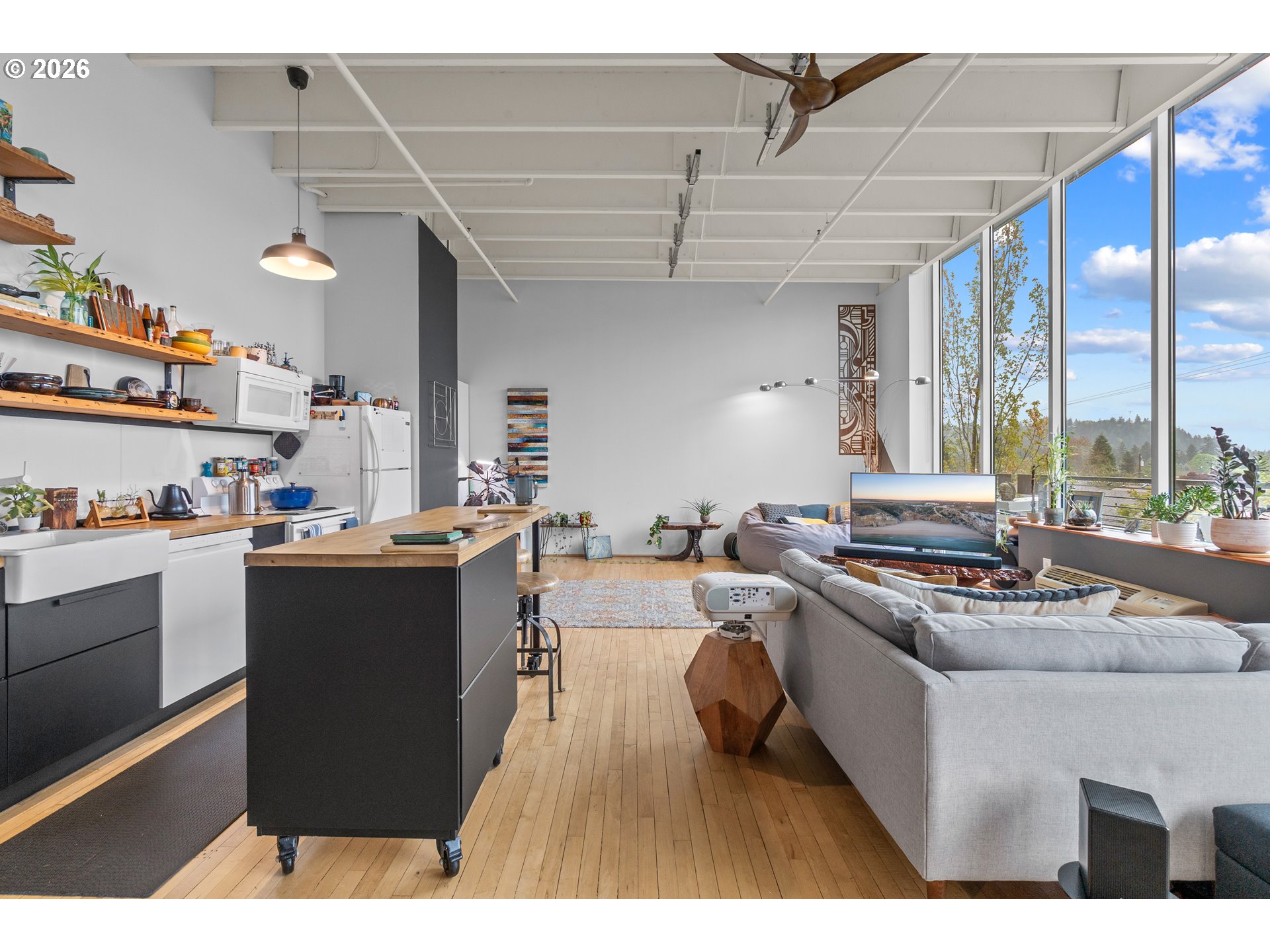 Photo #5: 326514070 Listing: Photo #5