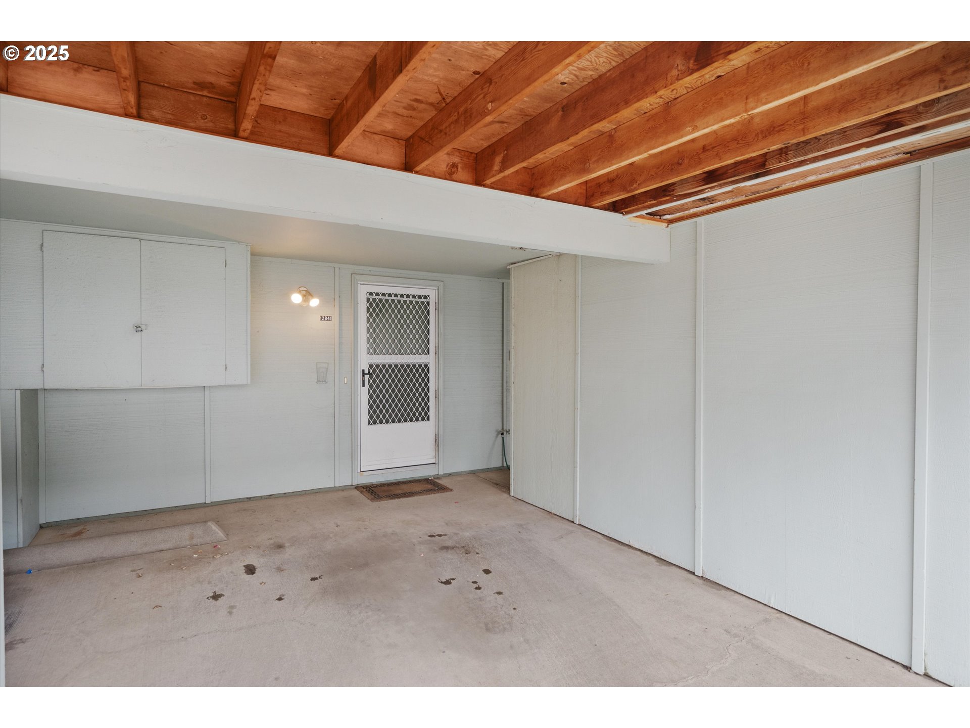 Photo #2: 328624517 Listing 