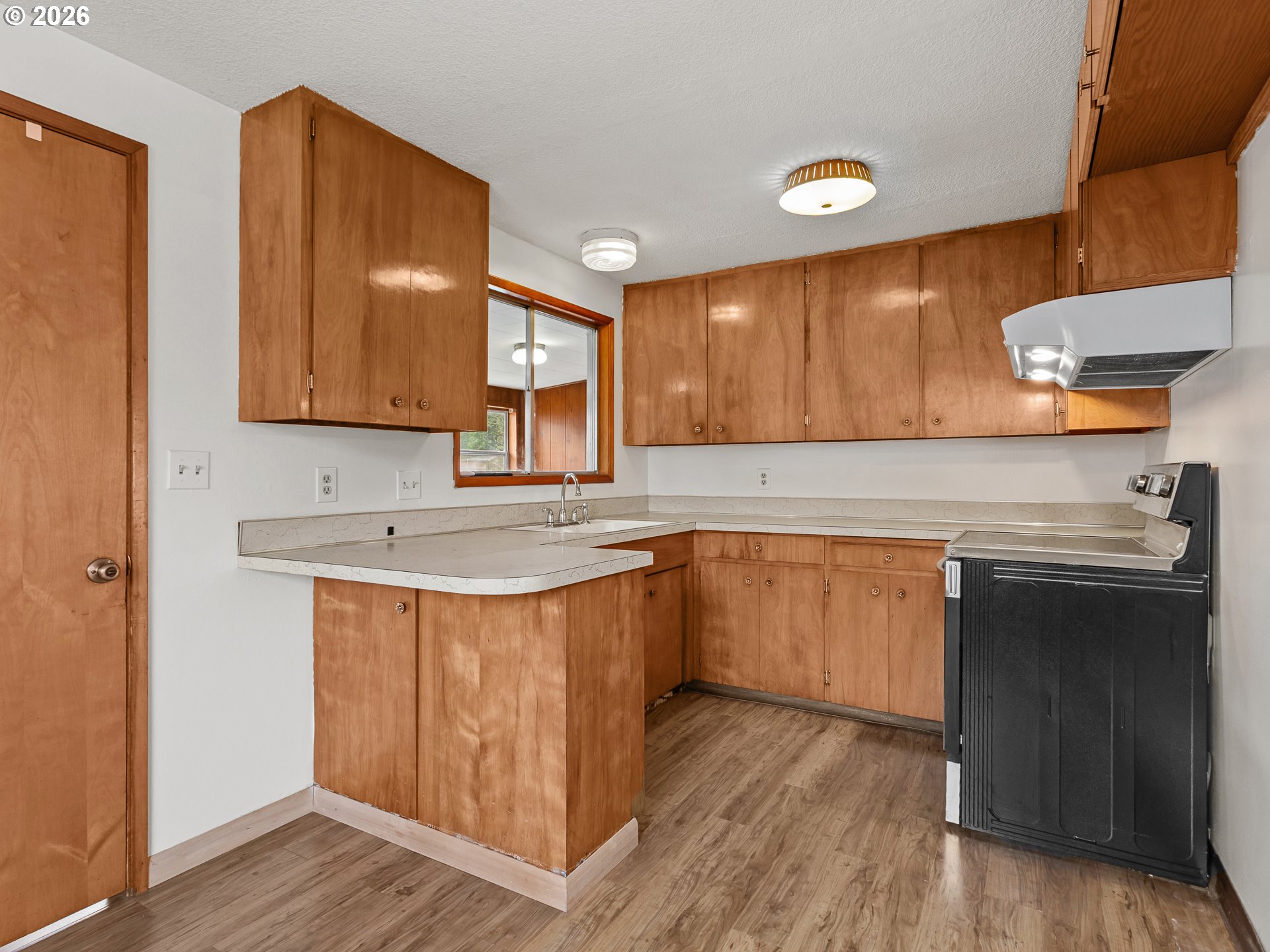 Property photo 11 of 43