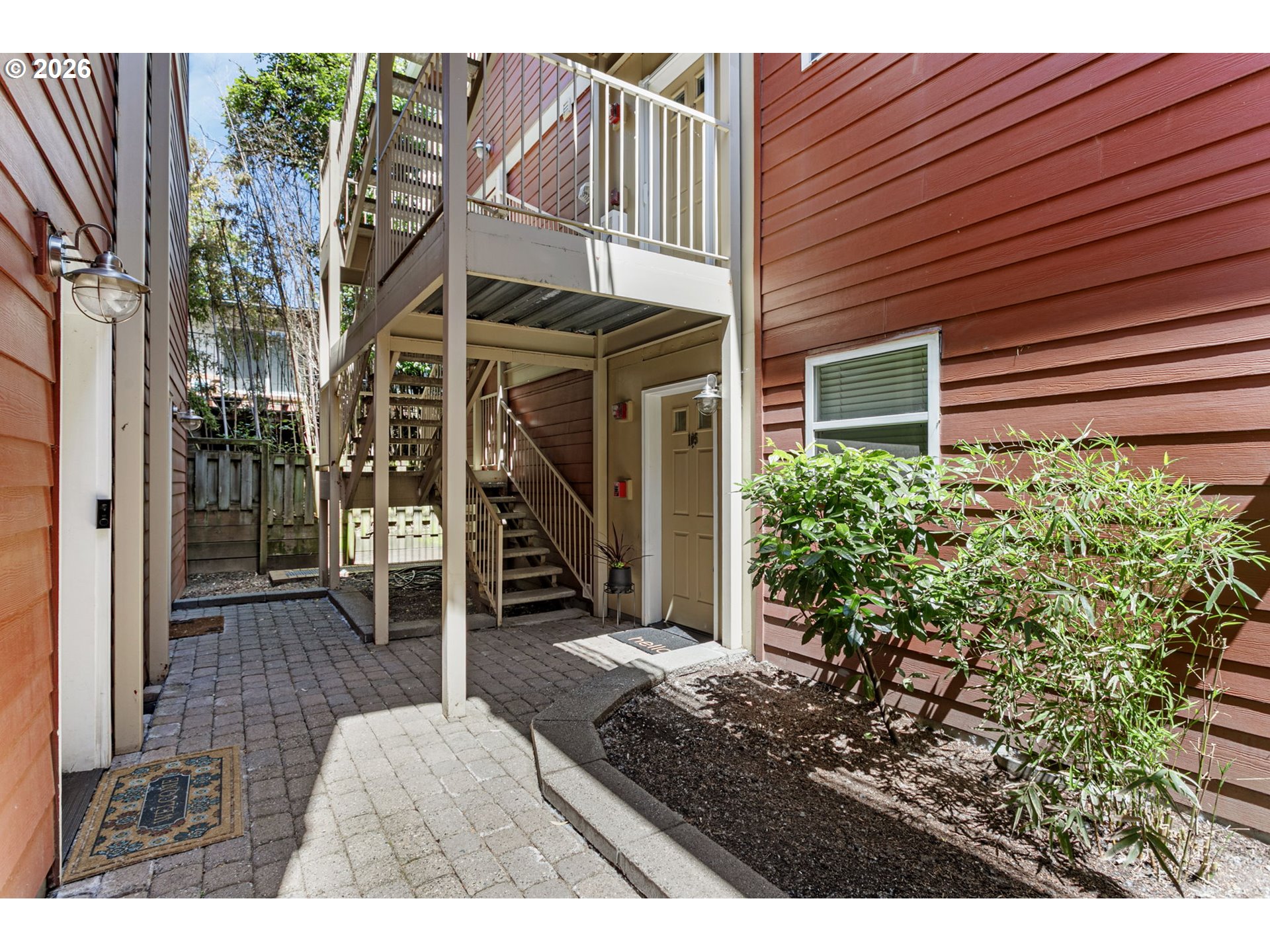 Photo #2: 332194885 Listing: Photo #2