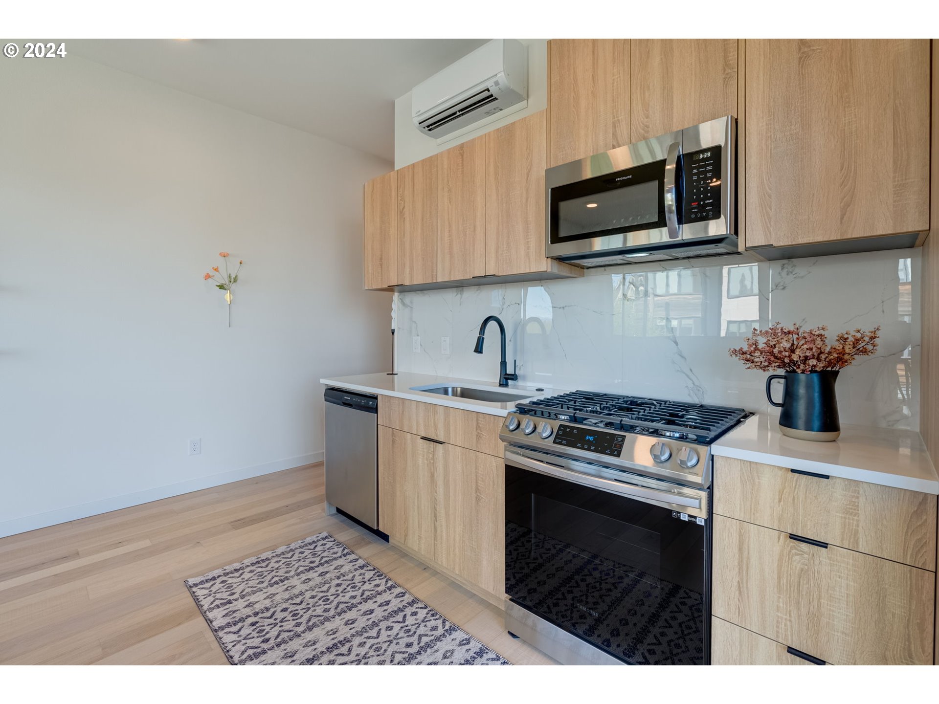 Photo #11: 332635193 Listing: Photo #11