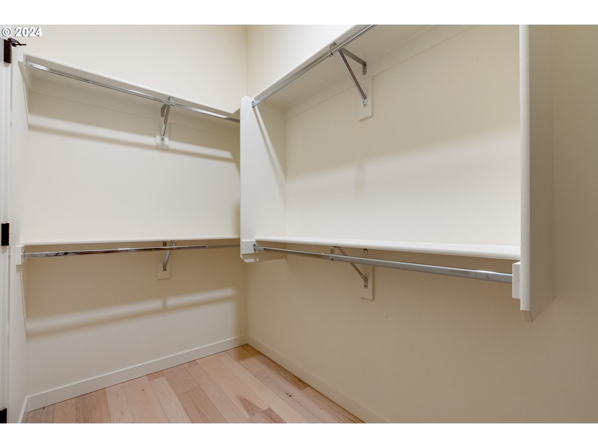 Photo #25: 332635193 Listing: Photo #25