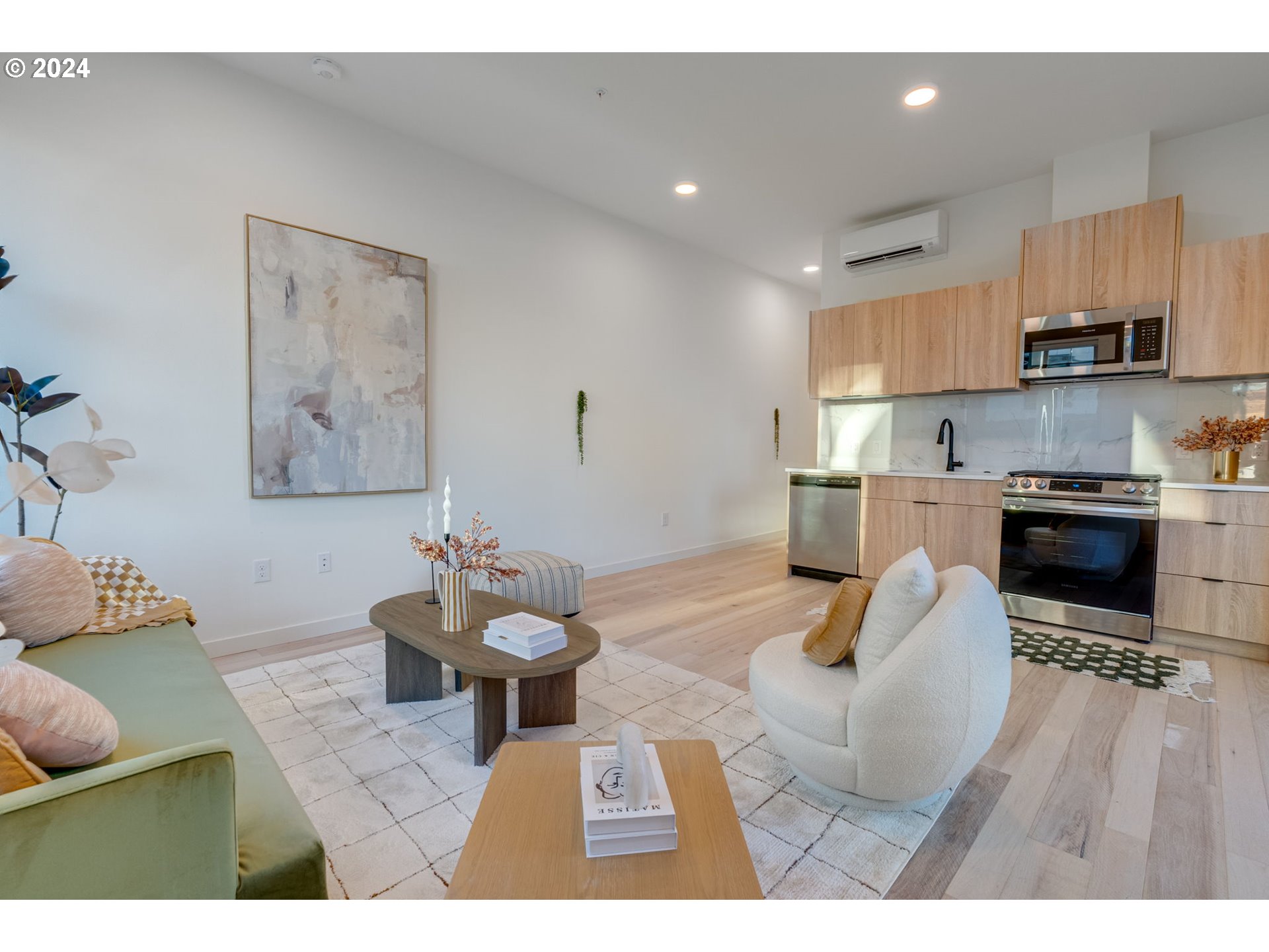 Photo #4: 332635193 Listing: Photo #4