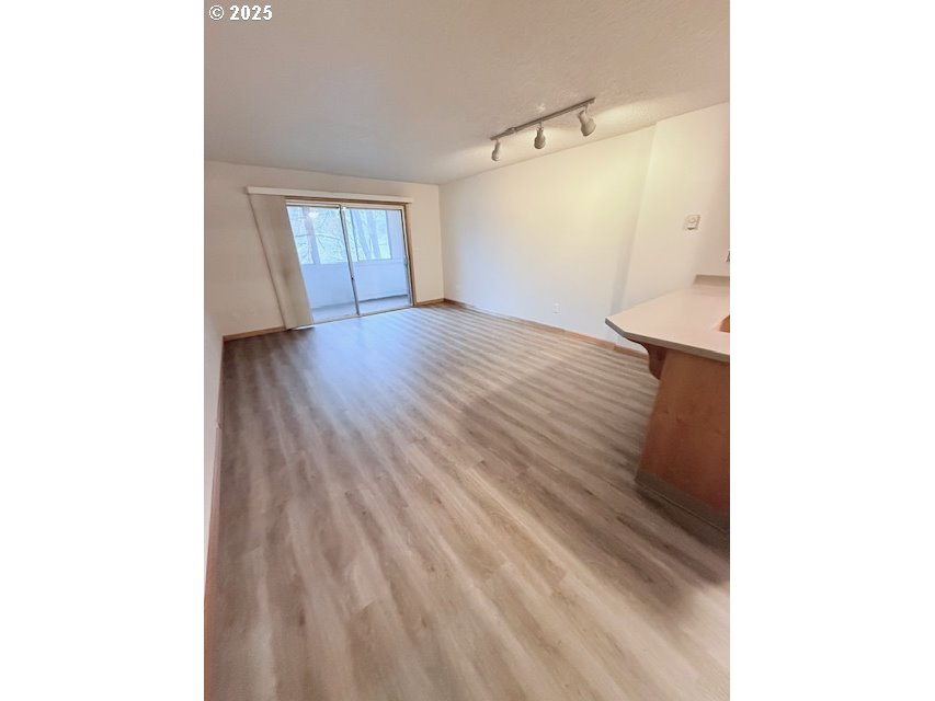 Photo #5: 332940210 Listing: Photo #5