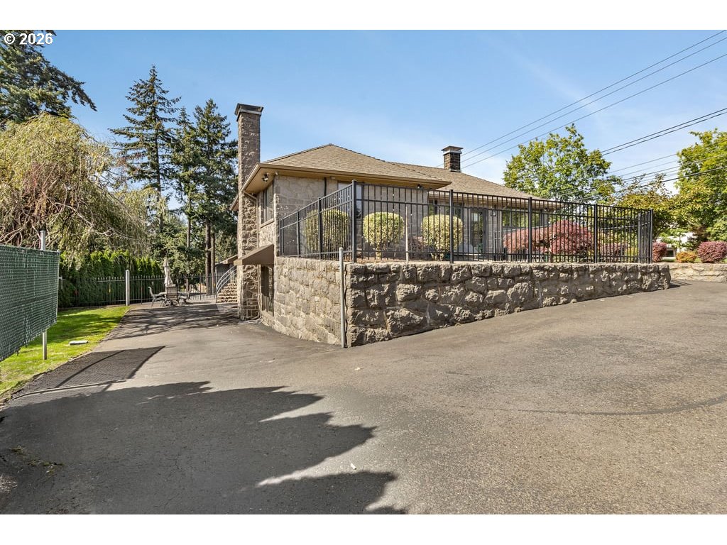 Property photo 5 of 46