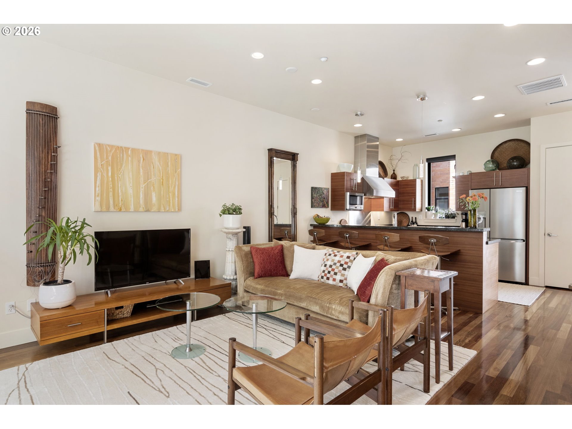 Photo #8: 333938265 Listing: Photo #8