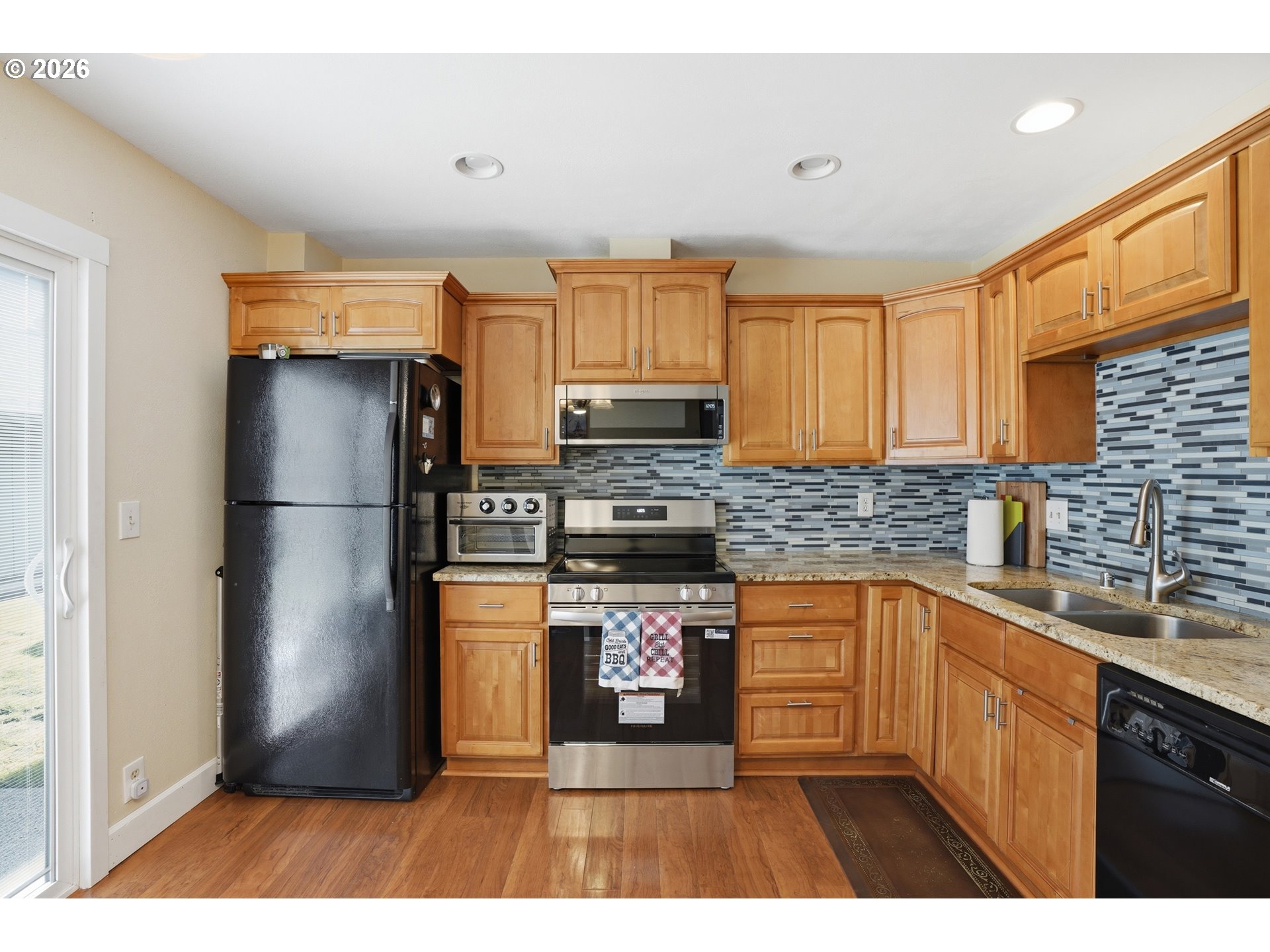 Photo #10: 334572079 Listing: Photo #10