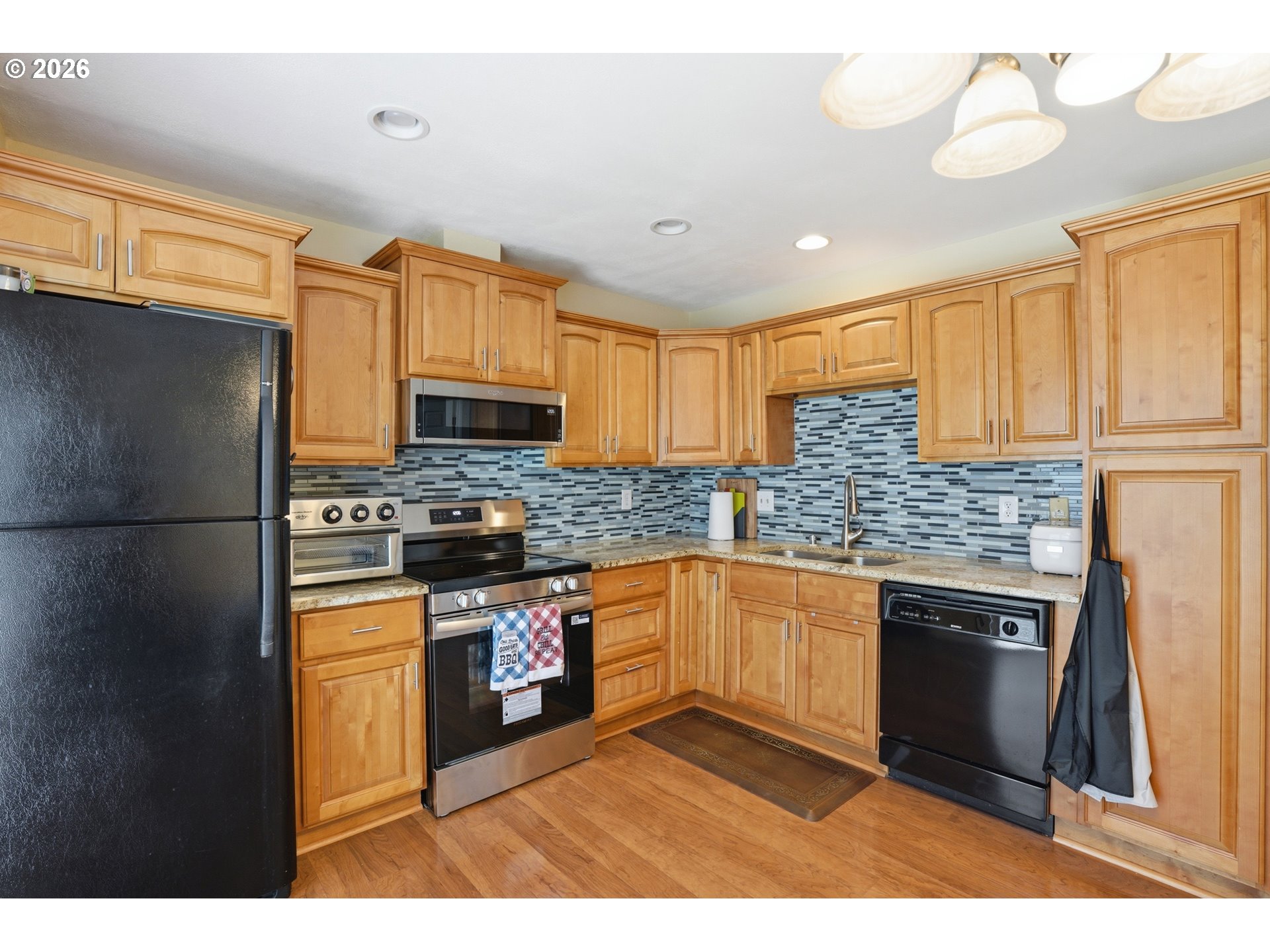 Photo #11: 334572079 Listing: Photo #11