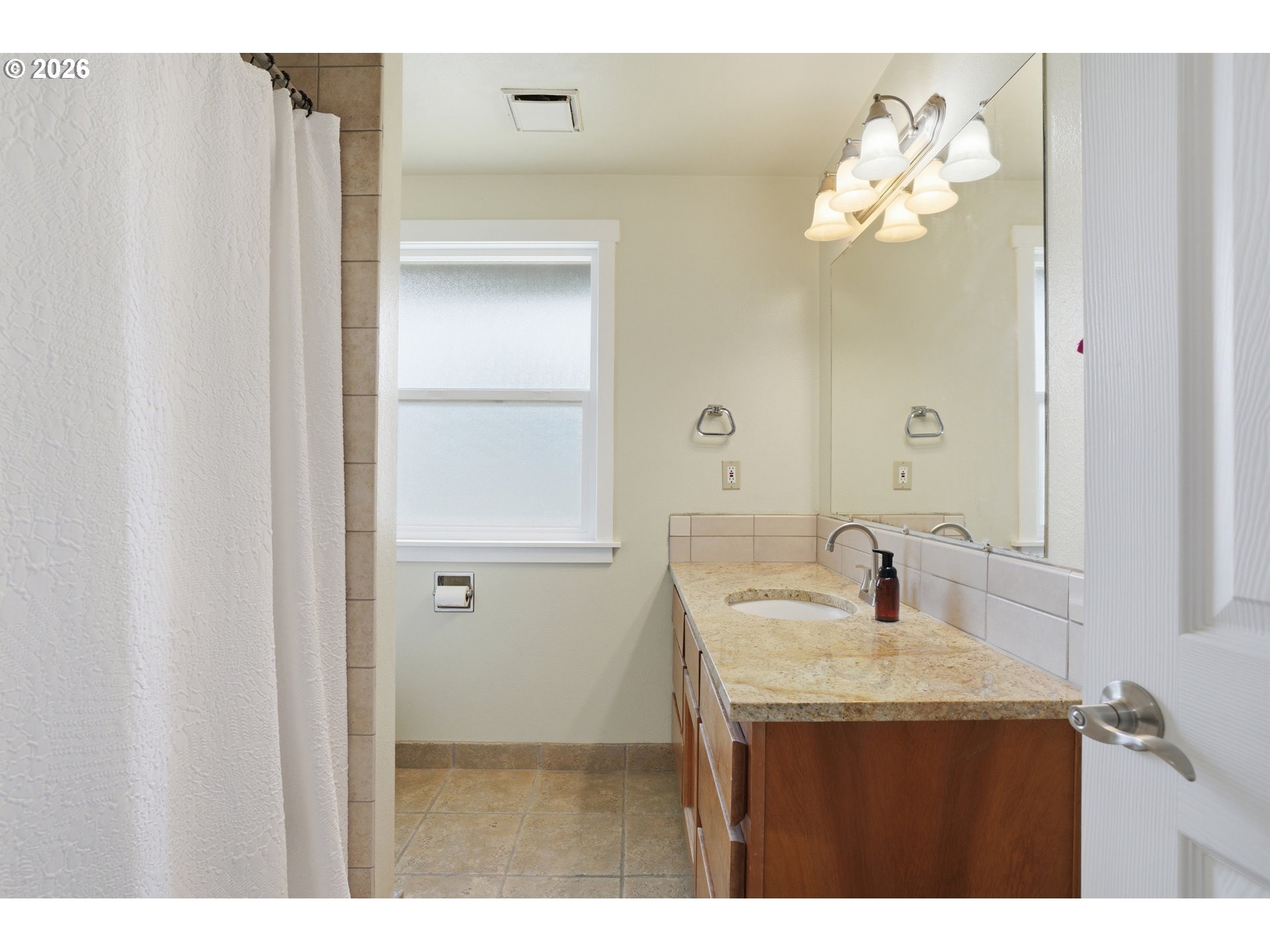 Photo #19: 334572079 Listing: Photo #19