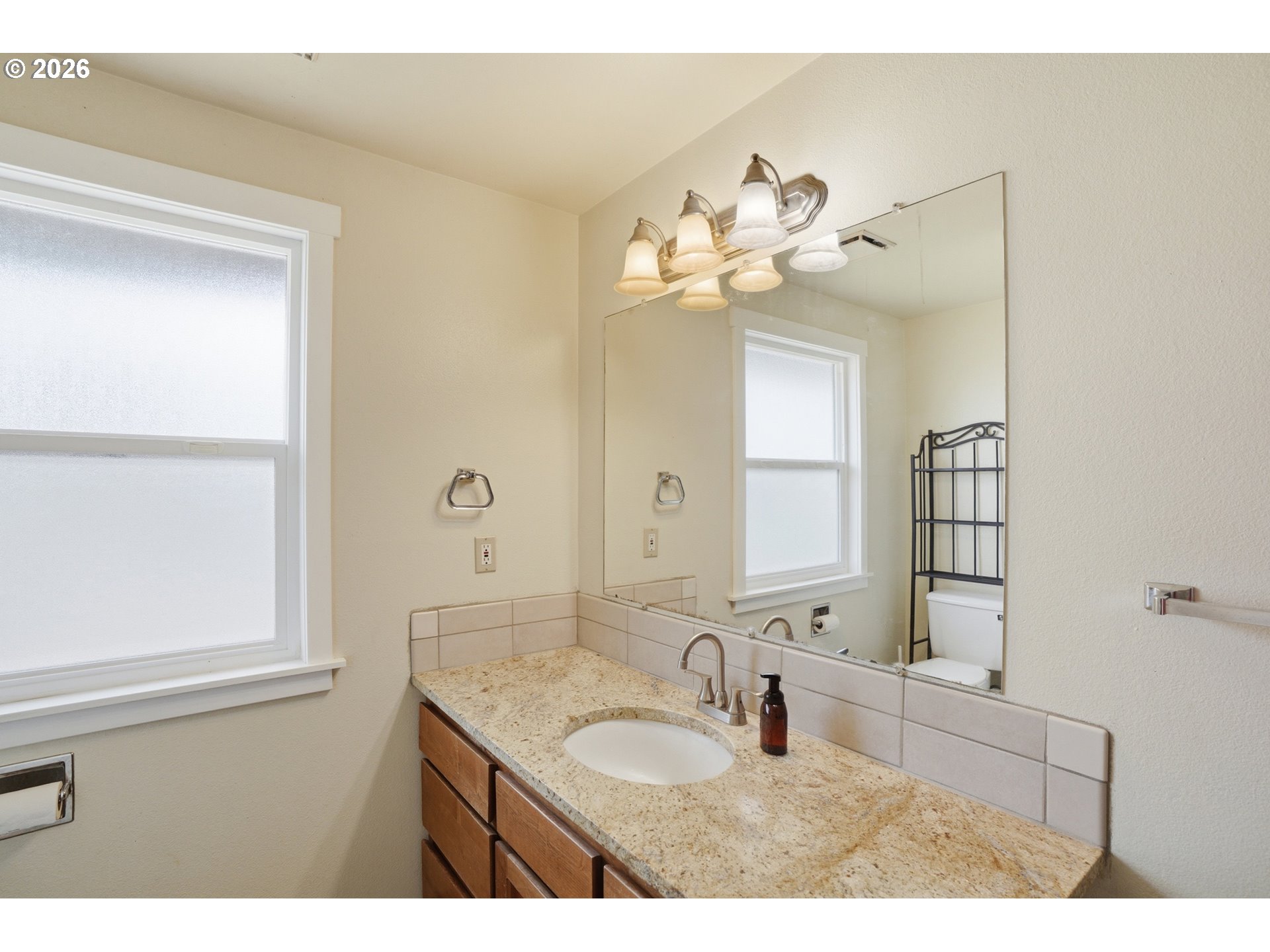 Photo #20: 334572079 Listing: Photo #20