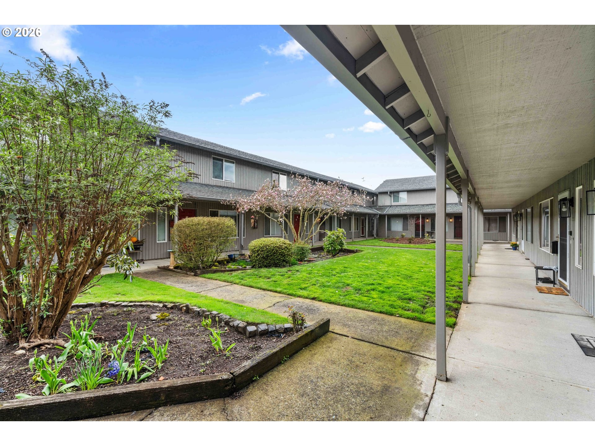 Photo #5: 334572079 Listing: Photo #5